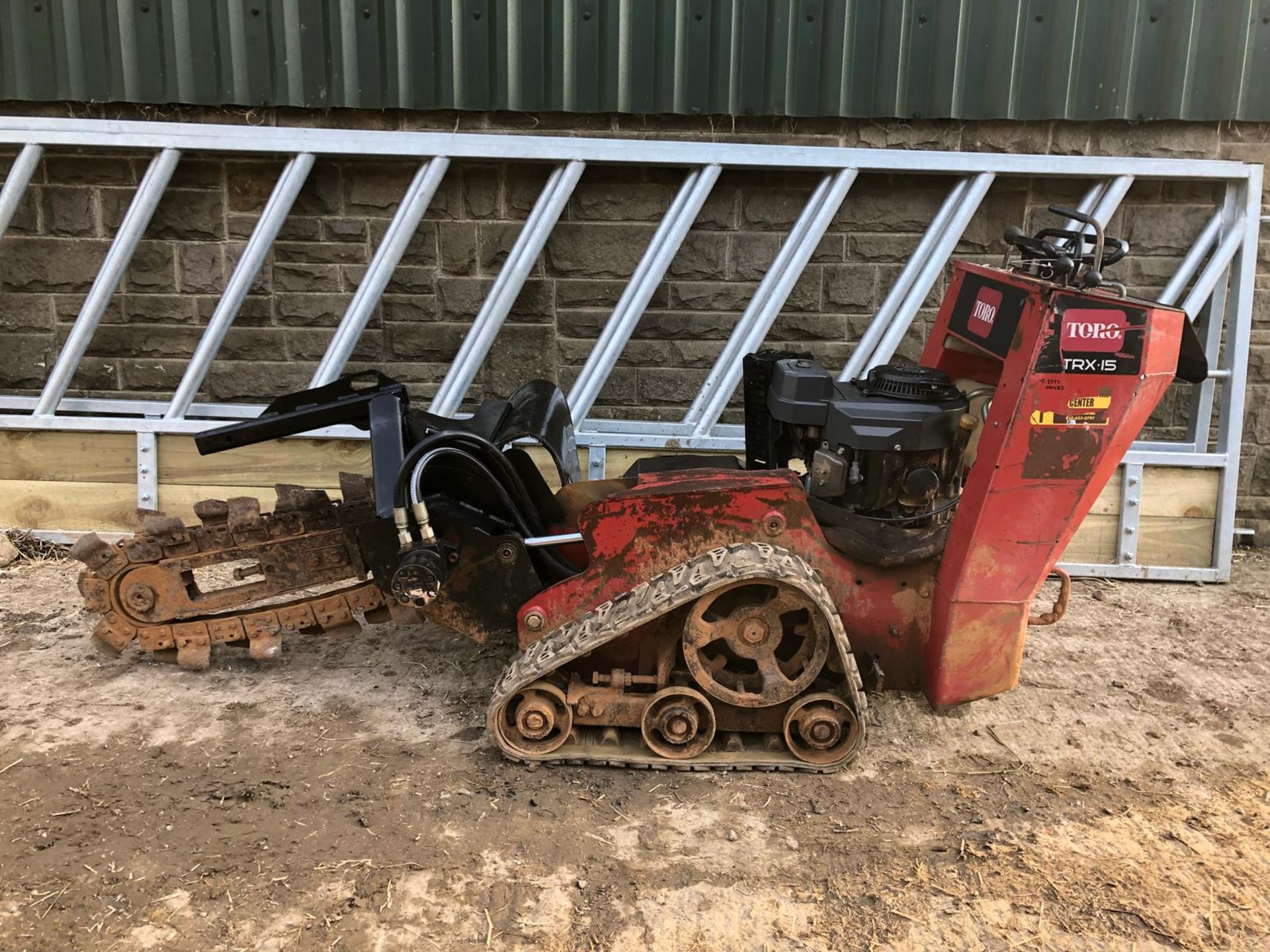 TORO TRX 15 WALK BEHIND TRACKED TRENCHER KAWASAKI PETROL ENGINE 15HP *PLUS VAT* - Image 3 of 12