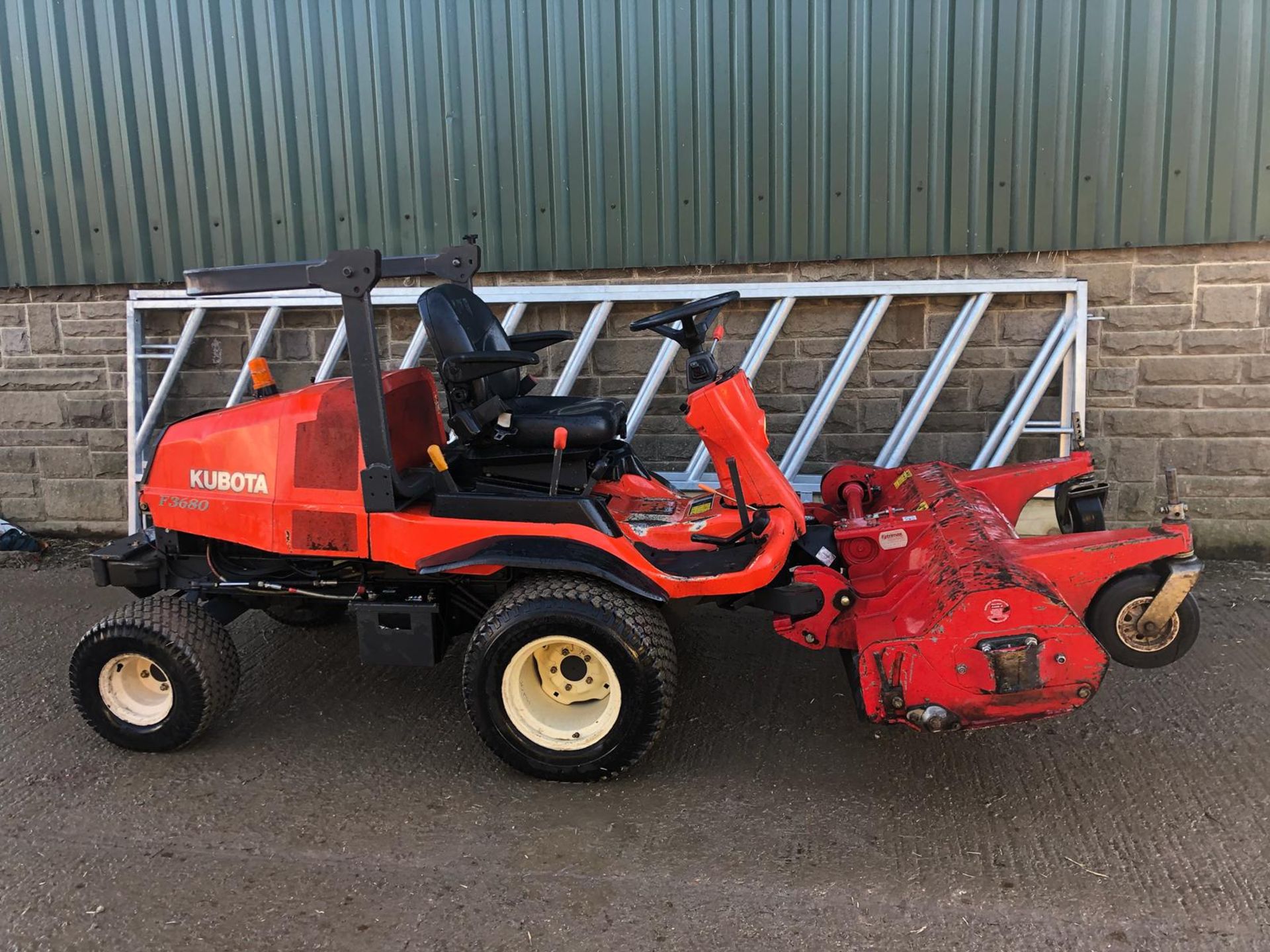 2008/08 REG KUBOTA F3680 EC ORANGE RIDE ON DIESEL LAWN MOWER *PLUS VAT* - Image 5 of 18