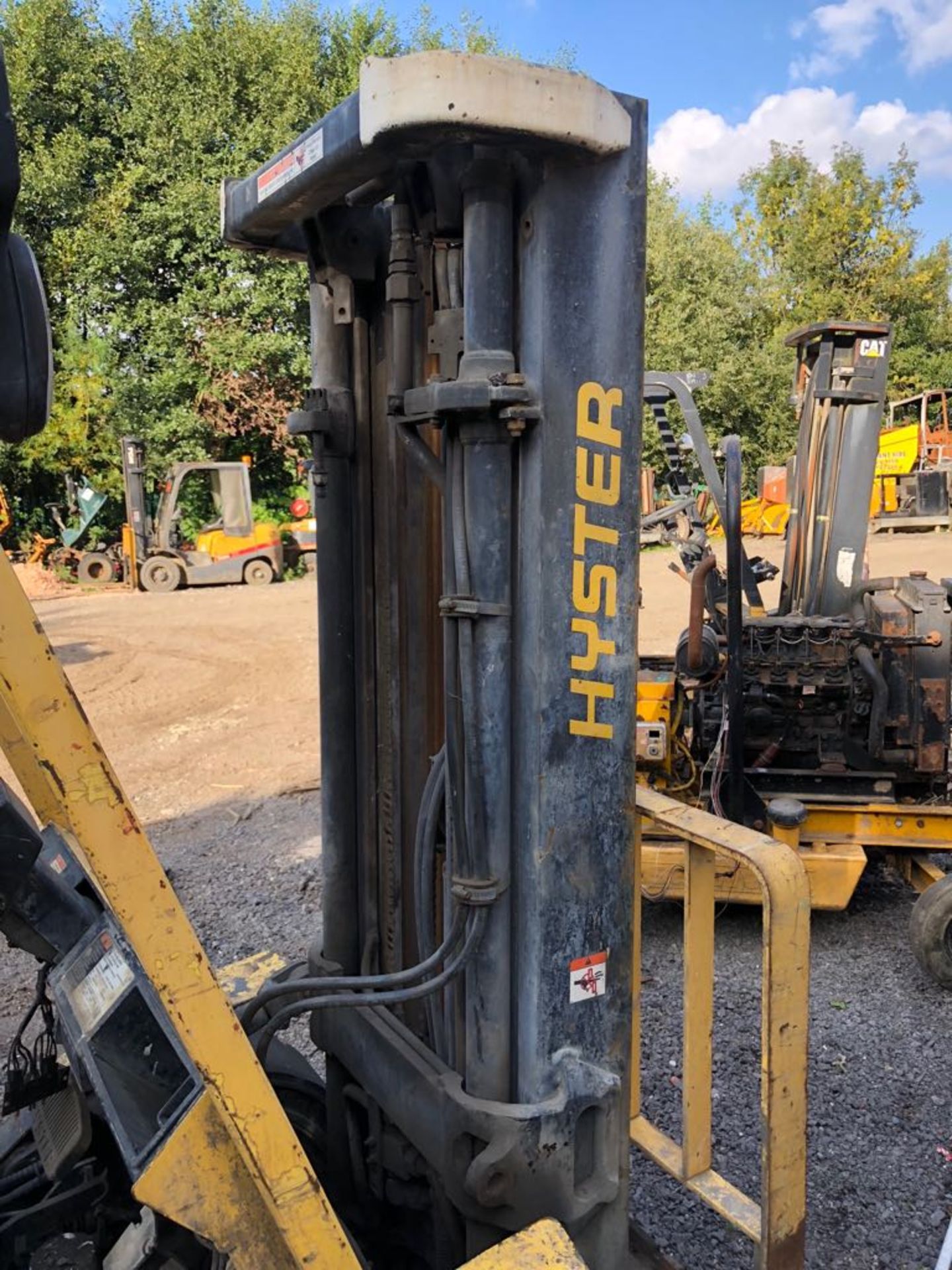 HYSTER 3 TONNE FORKLIFT SELLING AS SPARES / REPAIRS TRIPLE MAST, CONTAINER SPEC *PLUS VAT* - Image 3 of 6