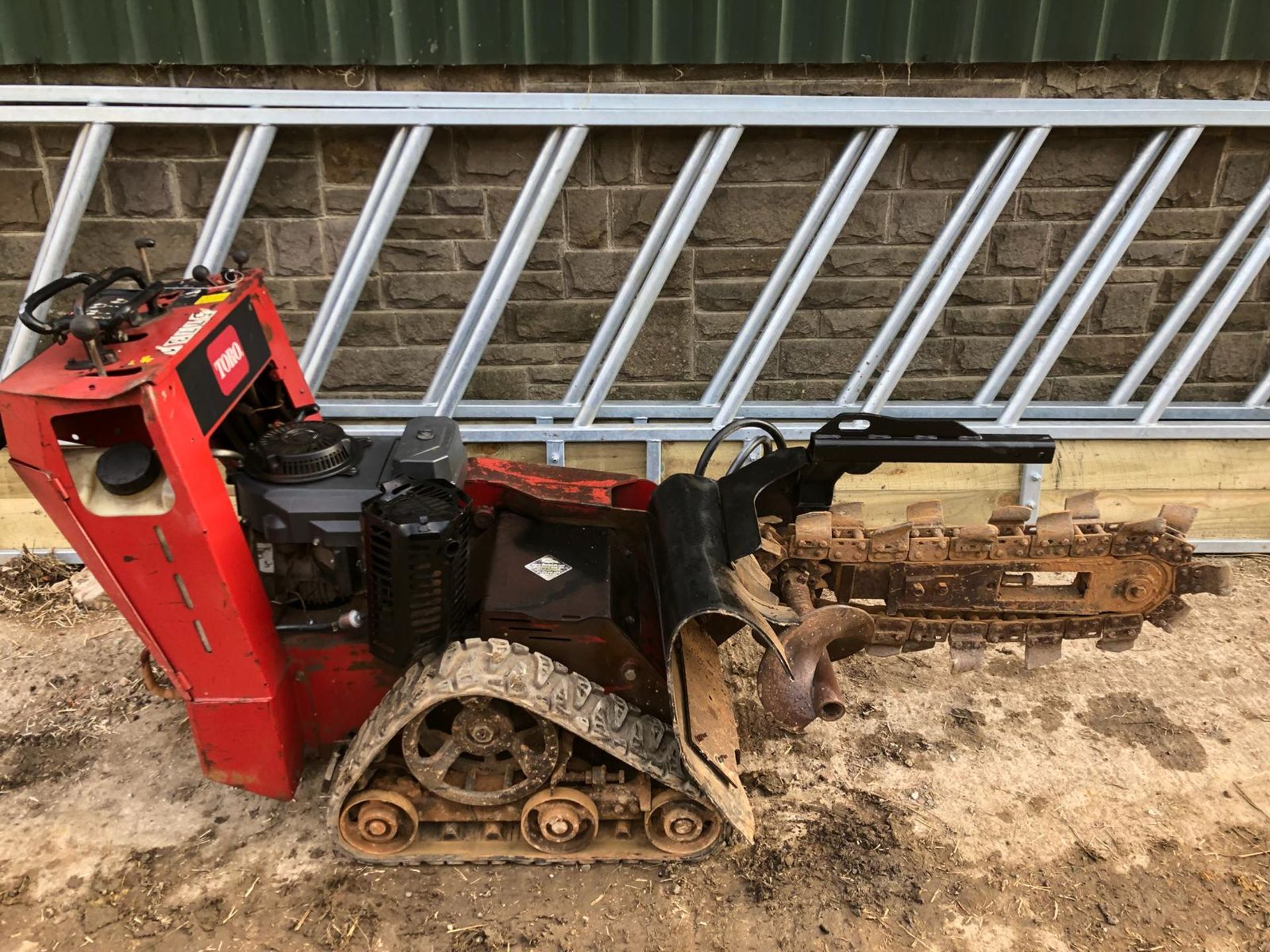 TORO TRX 15 WALK BEHIND TRACKED TRENCHER KAWASAKI PETROL ENGINE 15HP *PLUS VAT* - Image 6 of 12