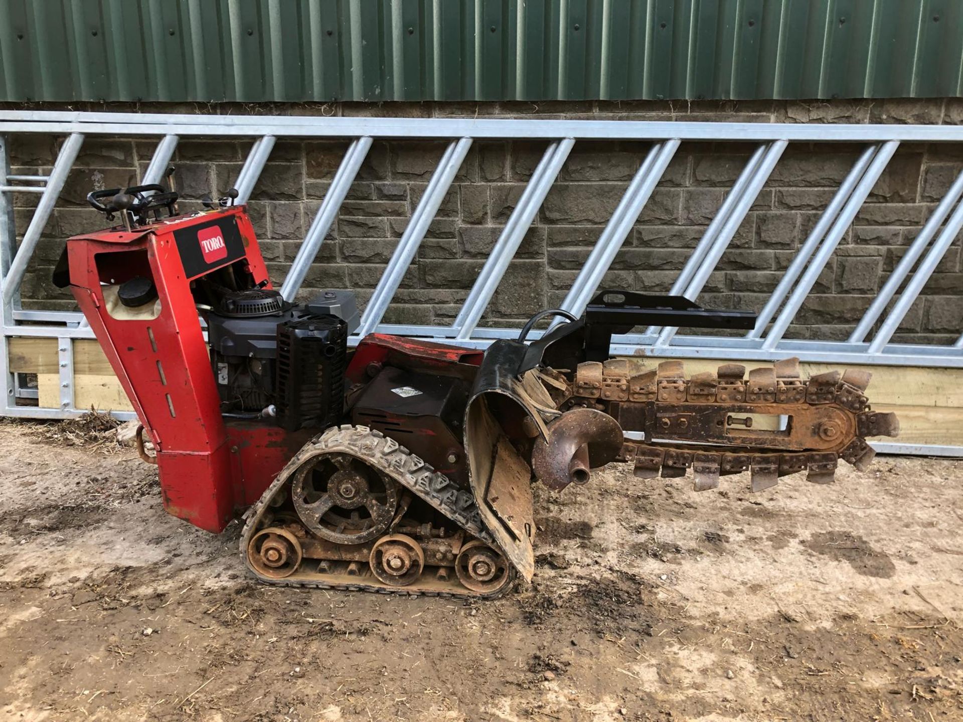 TORO TRX 15 WALK BEHIND TRACKED TRENCHER KAWASAKI PETROL ENGINE 15HP *PLUS VAT* - Image 5 of 12