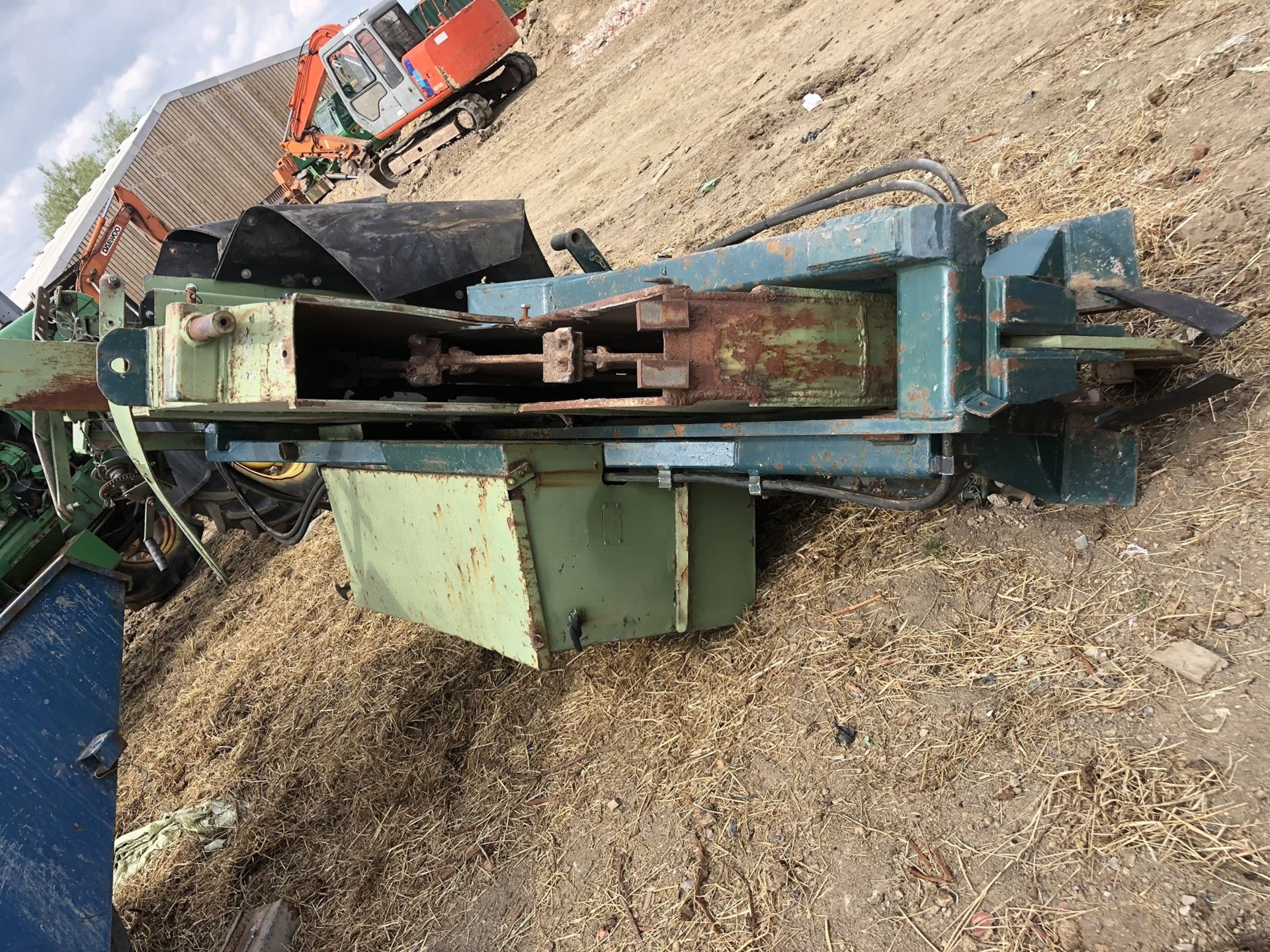 FIELD DRAINAGE AND ELEVATOR TRENCHER - 1 PTO *PLUS VAT* - Image 2 of 6