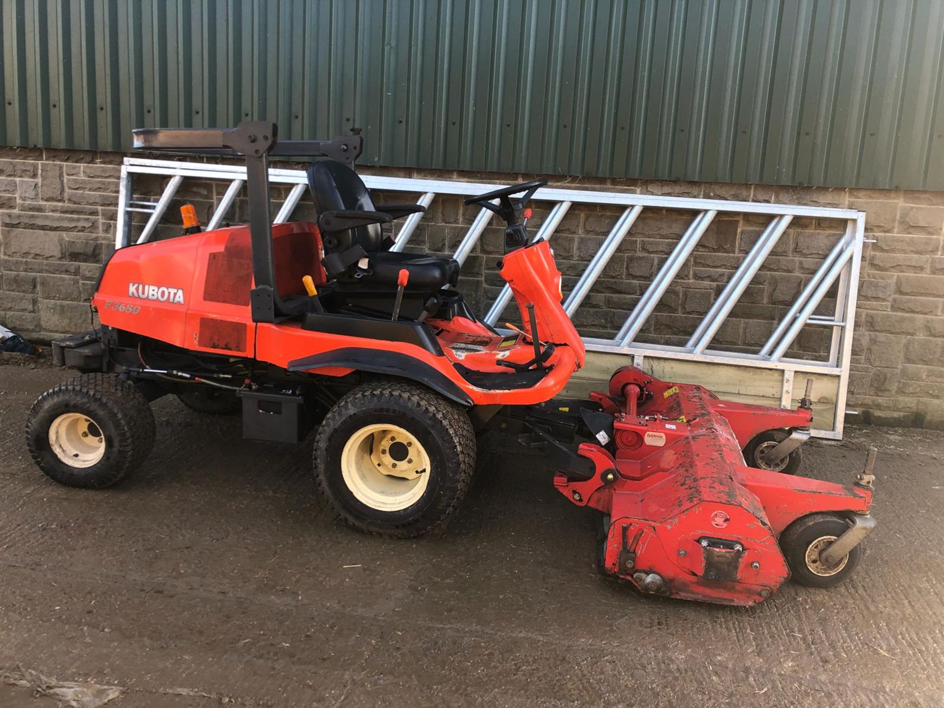 2008/08 REG KUBOTA F3680 EC ORANGE RIDE ON DIESEL LAWN MOWER *PLUS VAT* - Image 4 of 18