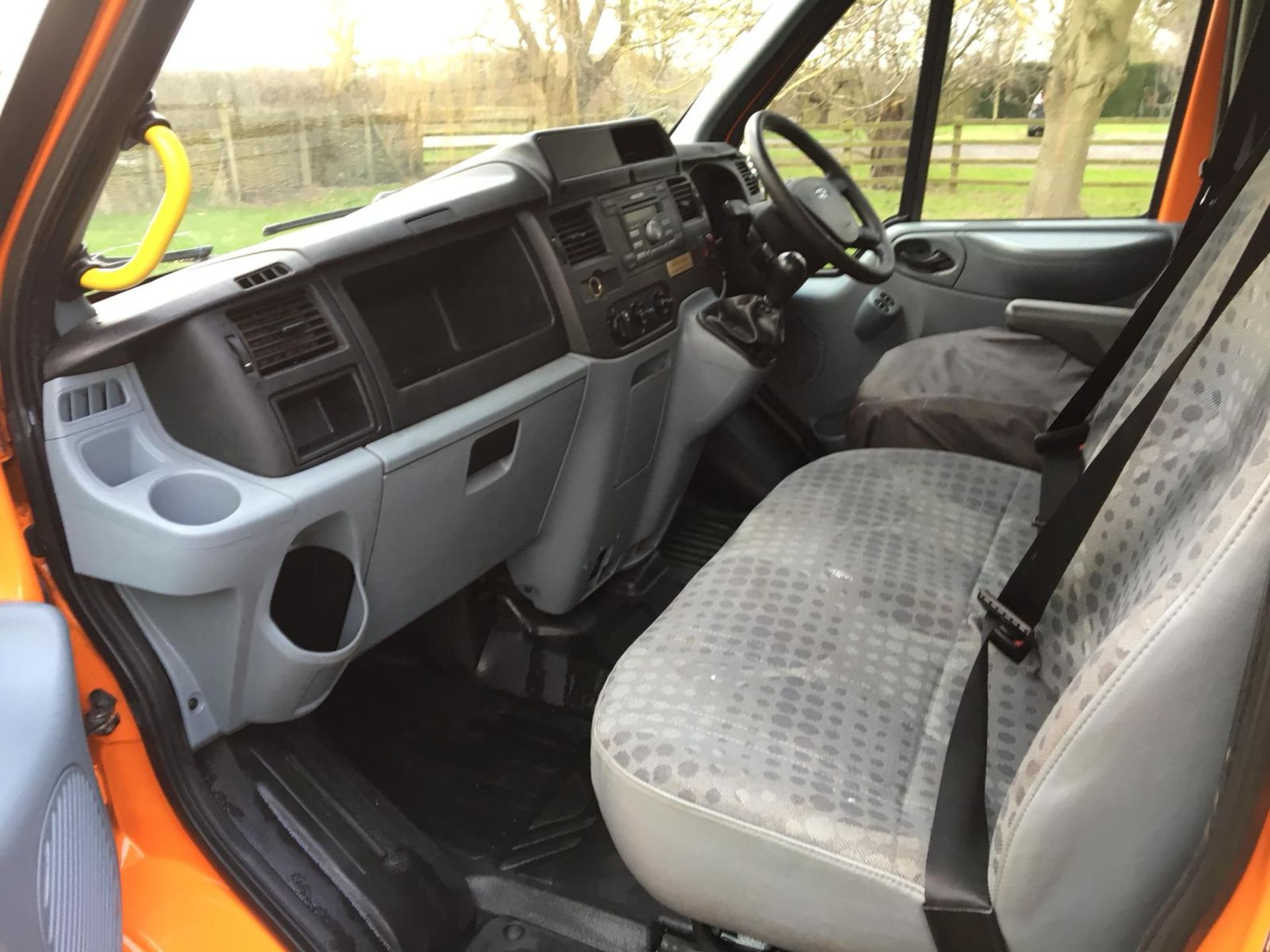 2007/57 REG FORD TRANSIT 100 T330S RWD ORANGE DIESEL PANEL VAN, SHOWING 3 FORMER KEEPERS *NO VAT* - Image 11 of 14