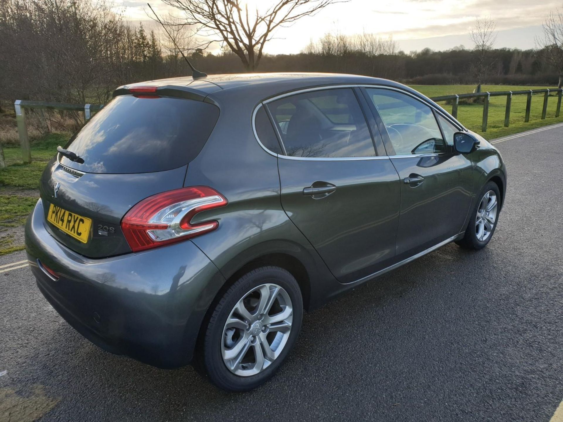 2014/14 REG PEUGEOT 208 ACTIVE E-HDI 1.6 DIESEL 5 DOOR HATCHBACK, SHOWING 1 FORMER KEEPER *NO VAT* - Image 7 of 11