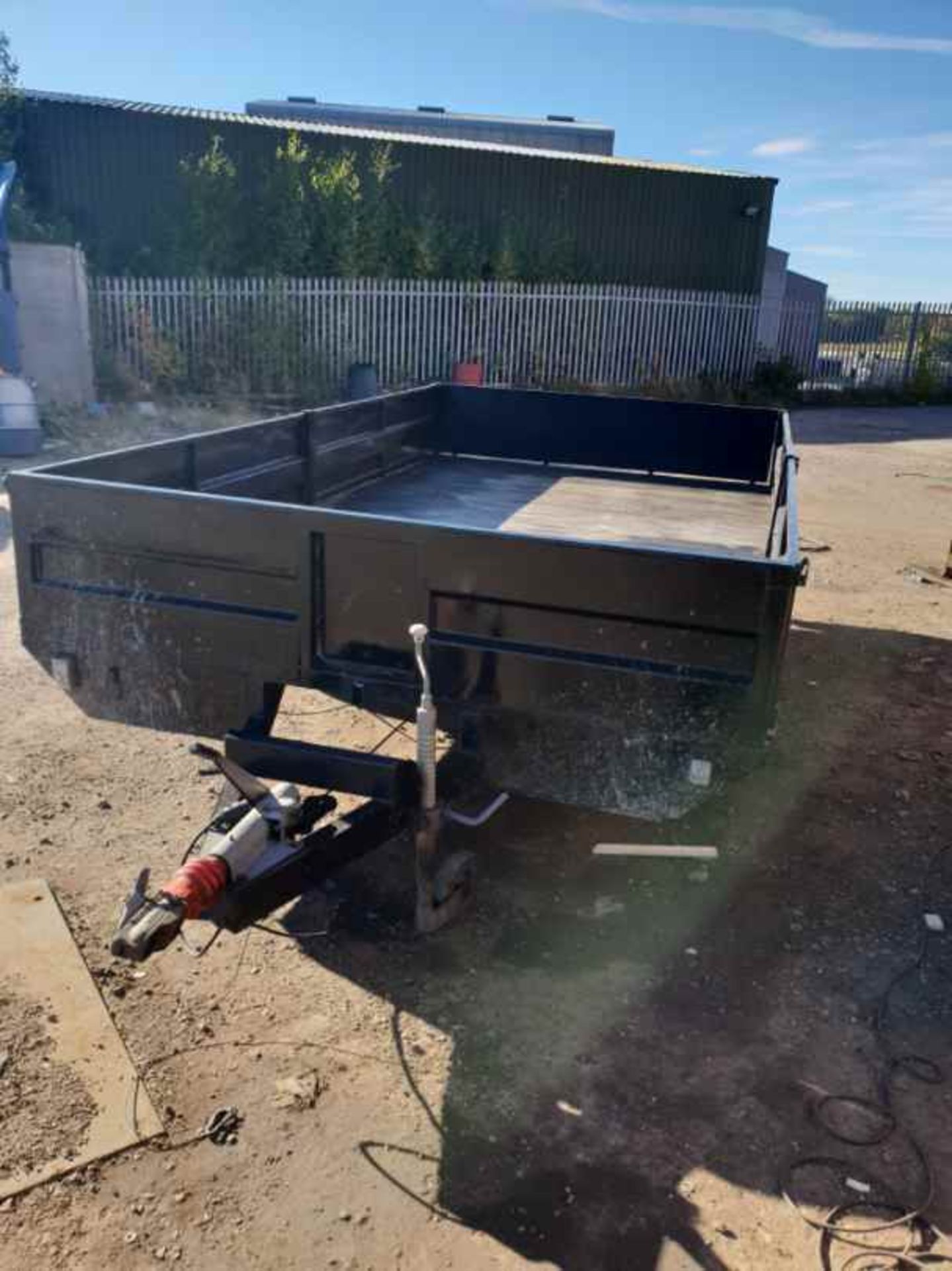 TWIN AXLE TOW ABLE TRAILER 3.5 TONNE CAPACITY WITH DROP DOWN SIDES *NO VAT*