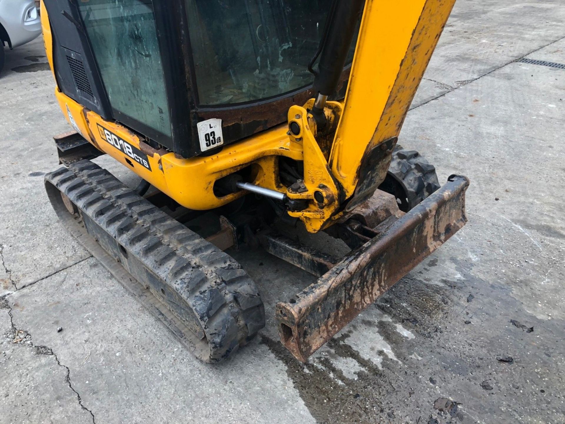 JCB 8018 CTS MINI DIGGER, YEAR 2012, ONLY 2288 HOURS, FULL GLASS CAB & HEATER *PLUS VAT* - Image 4 of 4