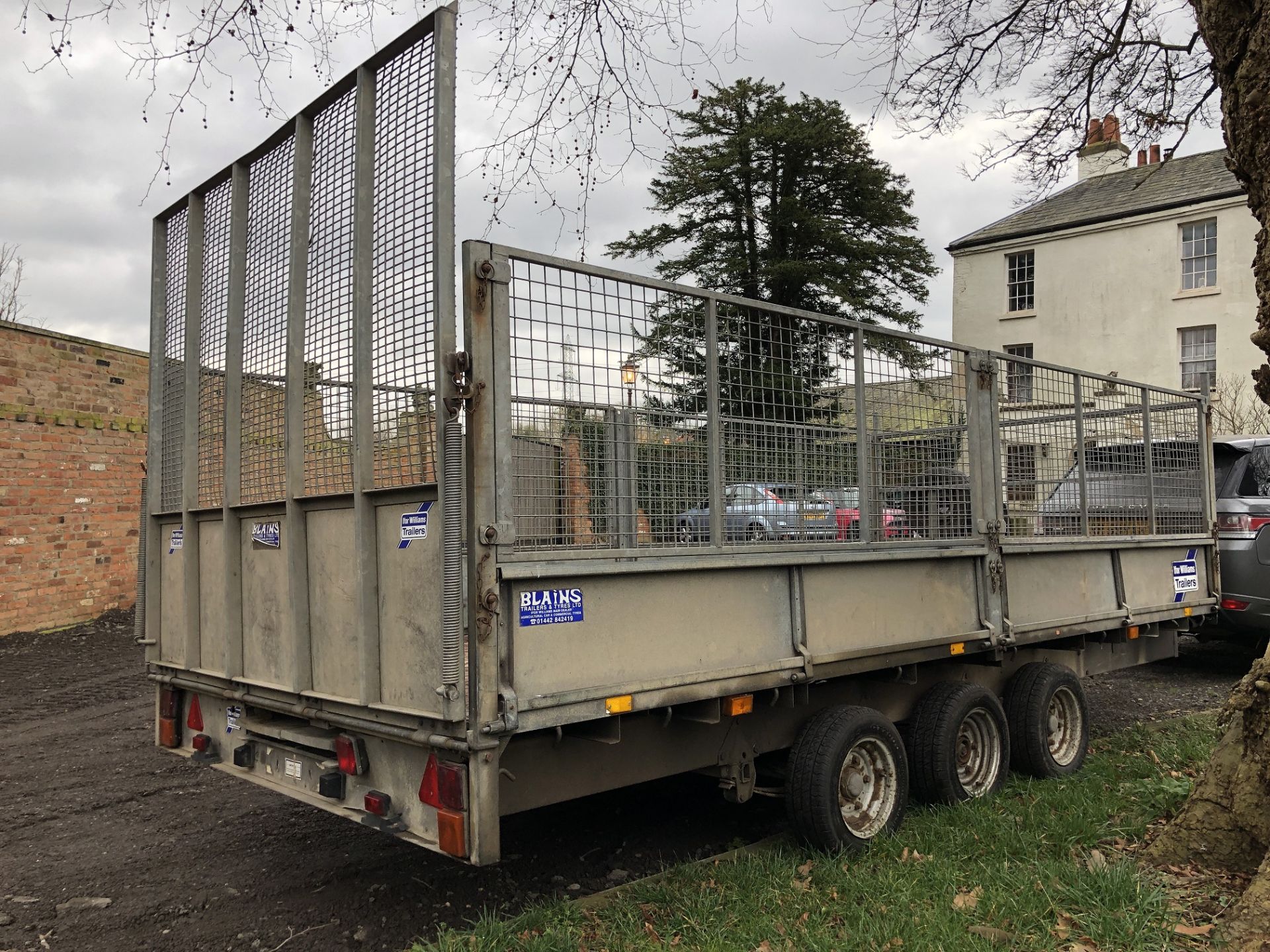 RARE 2005 IFOR WILLIAMS LM167G3 3.5T TRI-AXLE TRAILER ALLOY SIDES, CAGE SIDES AND REAR RAMP - Image 4 of 10