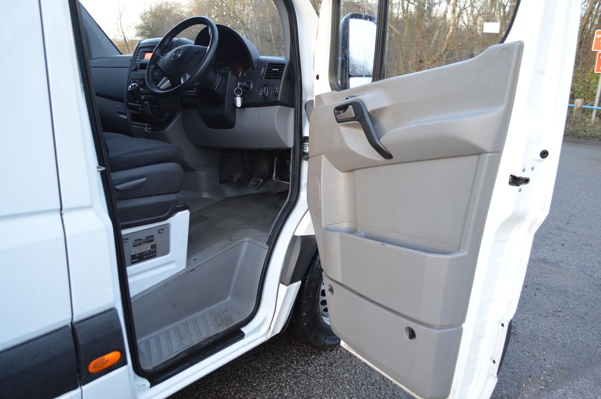 2015/65 REG MERCEDES-BENZ SPRINTER 313 CDI WHITE DIESEL PANEL VAN, SHOWING 1 FORMER KEEPER *NO VAT* - Image 11 of 18