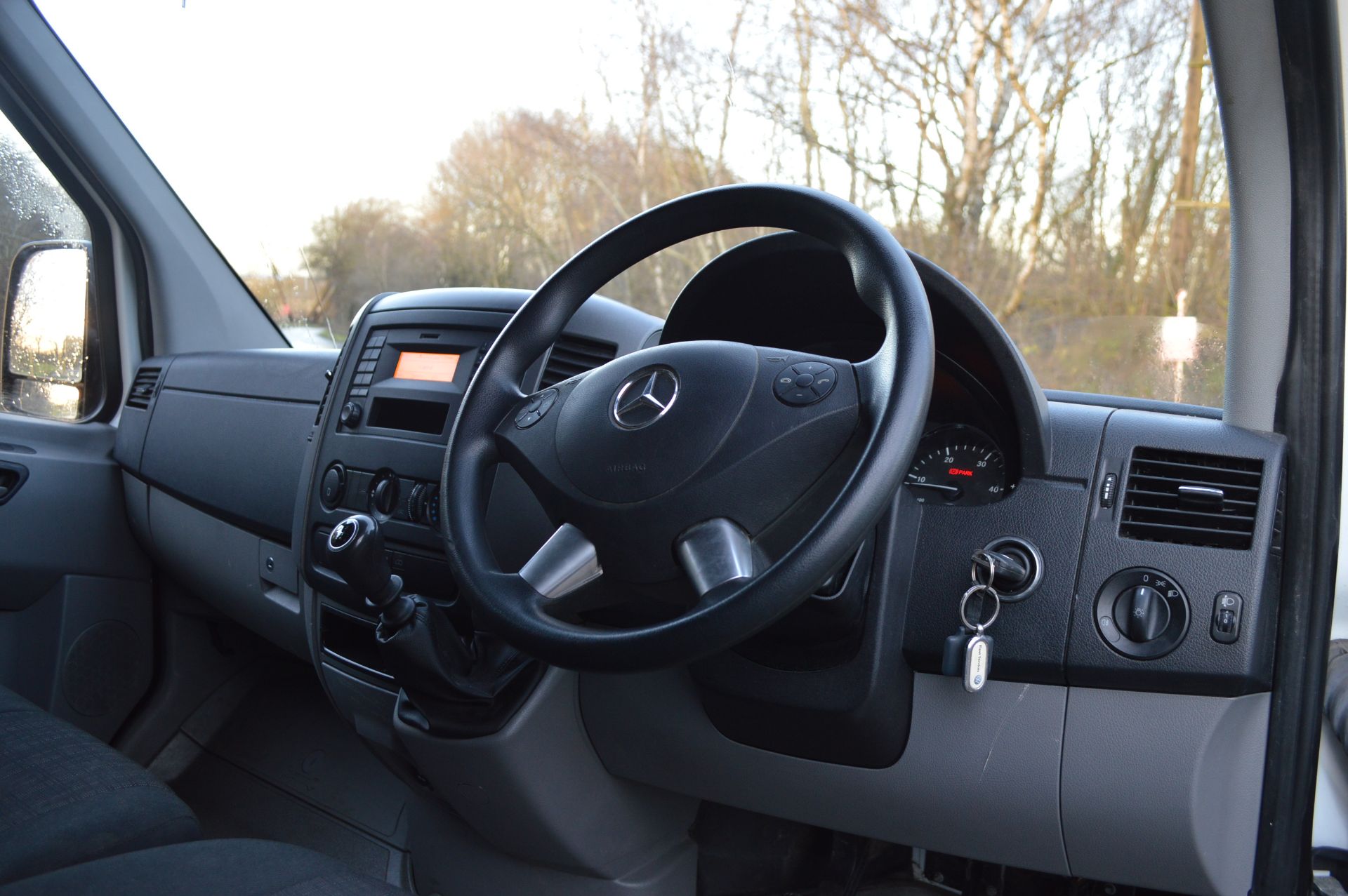 2015/65 REG MERCEDES-BENZ SPRINTER 313 CDI WHITE DIESEL PANEL VAN, SHOWING 1 FORMER KEEPER *NO VAT* - Image 14 of 18