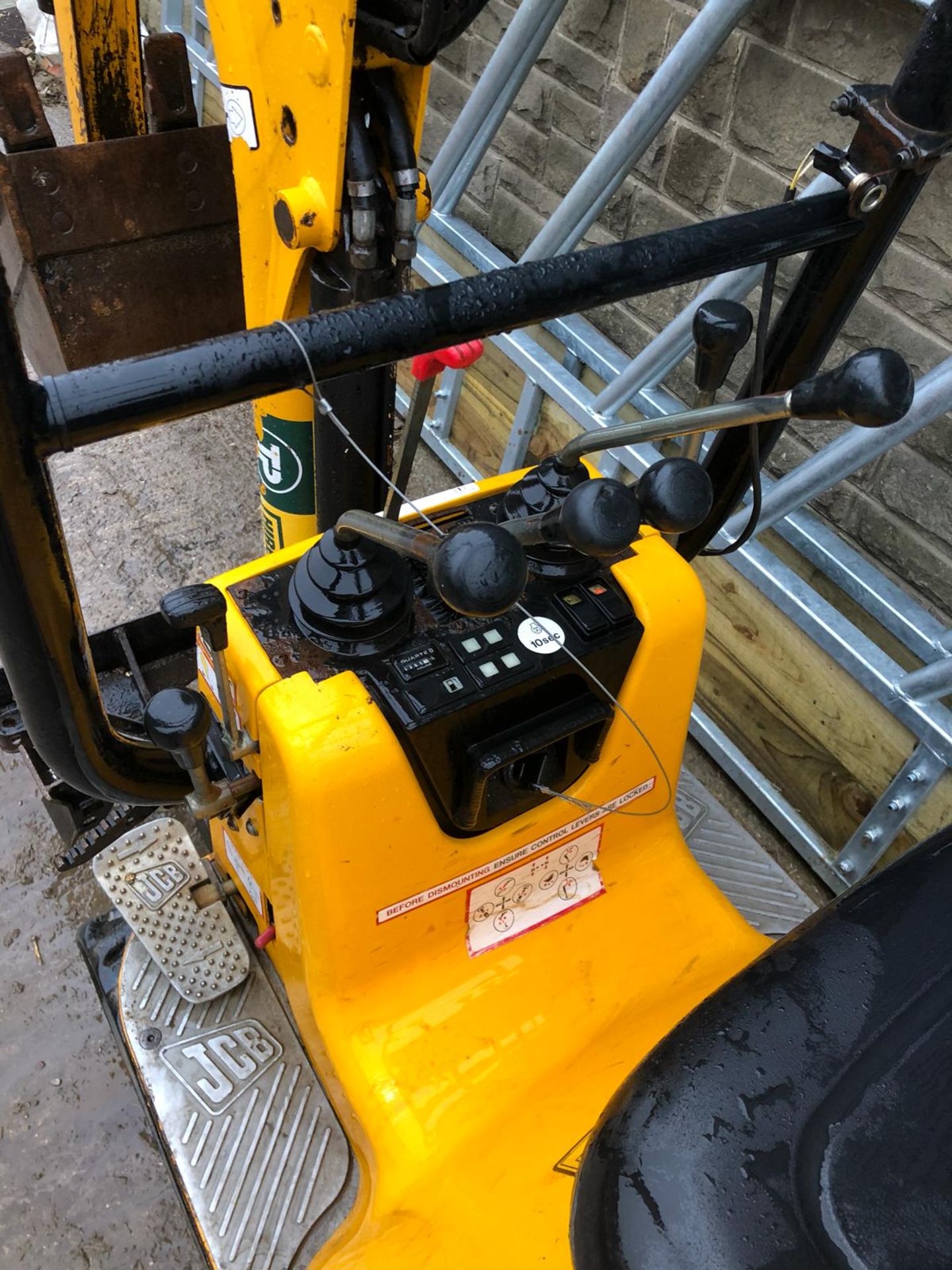 2012 JCB 8008 CTS TRACKED MINI DIGGER / EXCAVATOR WITH RUBBER TRACKS *PLUS VAT* - Image 12 of 19