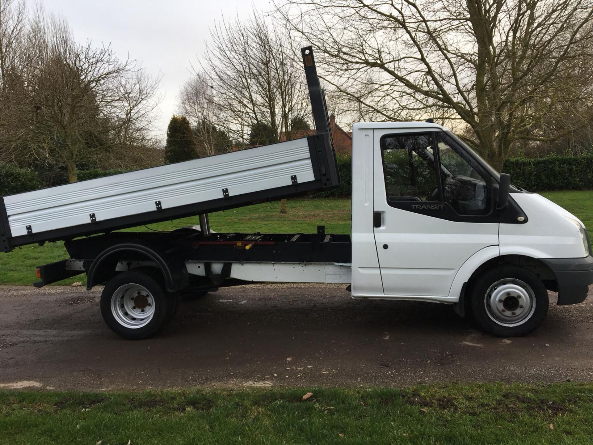 2007/57 REG FORD TRANSIT 100 T350M RWD WHITE DIESEL TIPPER, SHOWING 0 FORMER KEEPERS *NO VAT* - Image 8 of 12