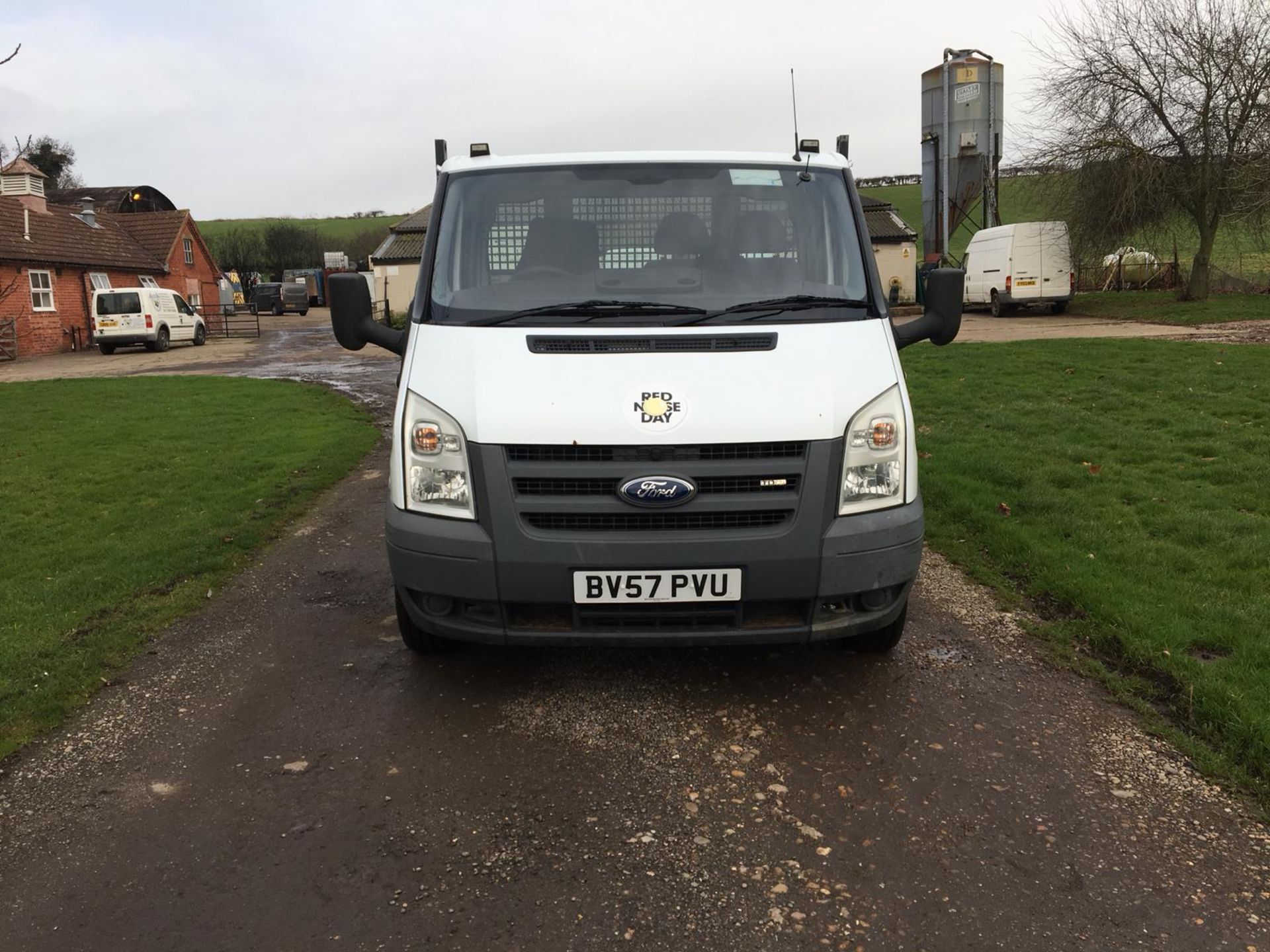 2007/57 REG FORD TRANSIT 100 T350M RWD WHITE DIESEL TIPPER, SHOWING 0 FORMER KEEPERS *NO VAT* - Image 2 of 12