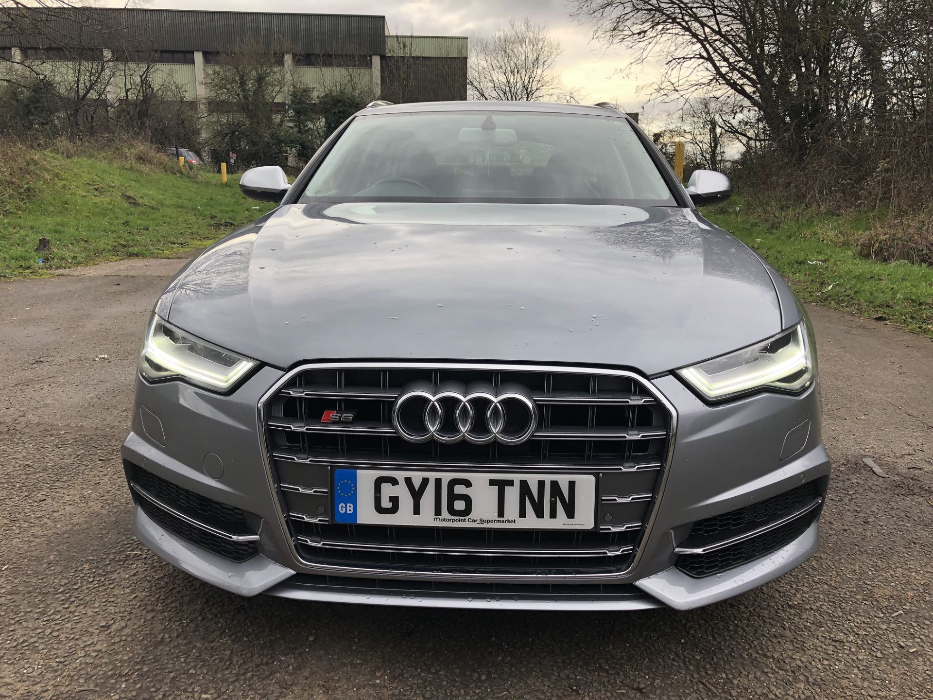 2016/16 REG AUDI S6 AVANT 4.0 TFSI TWIN TURBO V8 QUATTRO 450 PS S-TRONIC TORNADO GREY METALLIC - Image 3 of 25