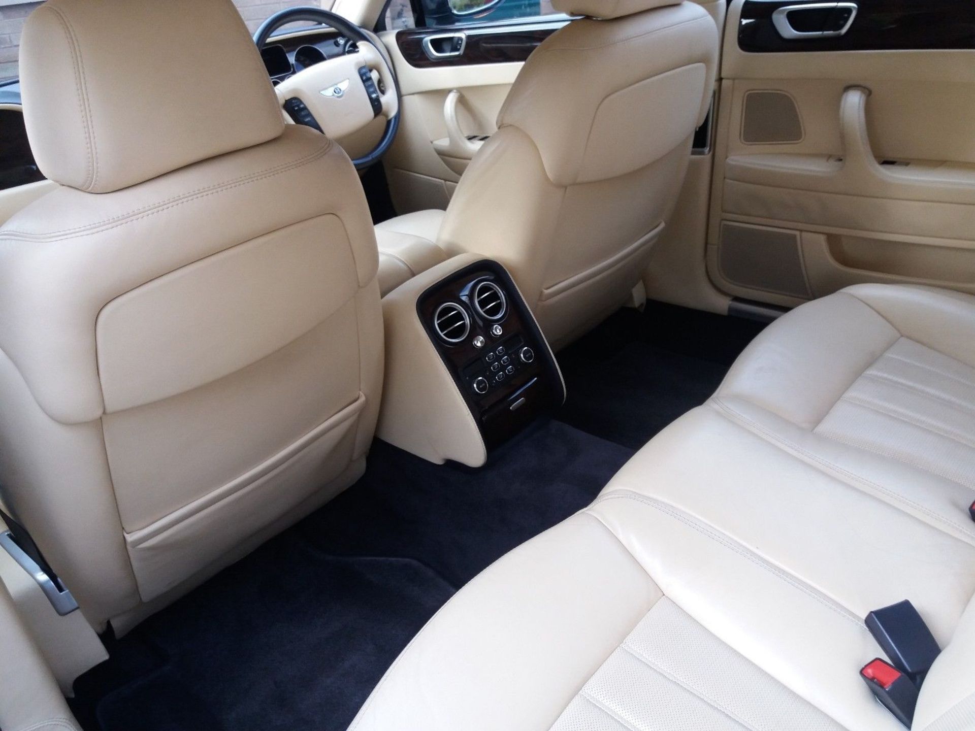 BENTLEY CONTINTENTAL FLYING SPUR - Image 8 of 9