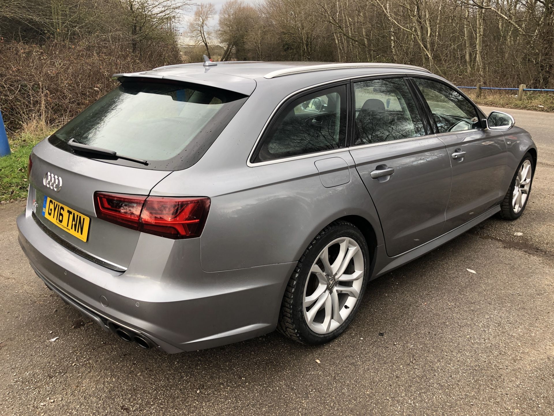 2016/16 REG AUDI S6 AVANT 4.0 TFSI TWIN TURBO V8 QUATTRO 450 PS S-TRONIC TORNADO GREY METALLIC - Image 7 of 25