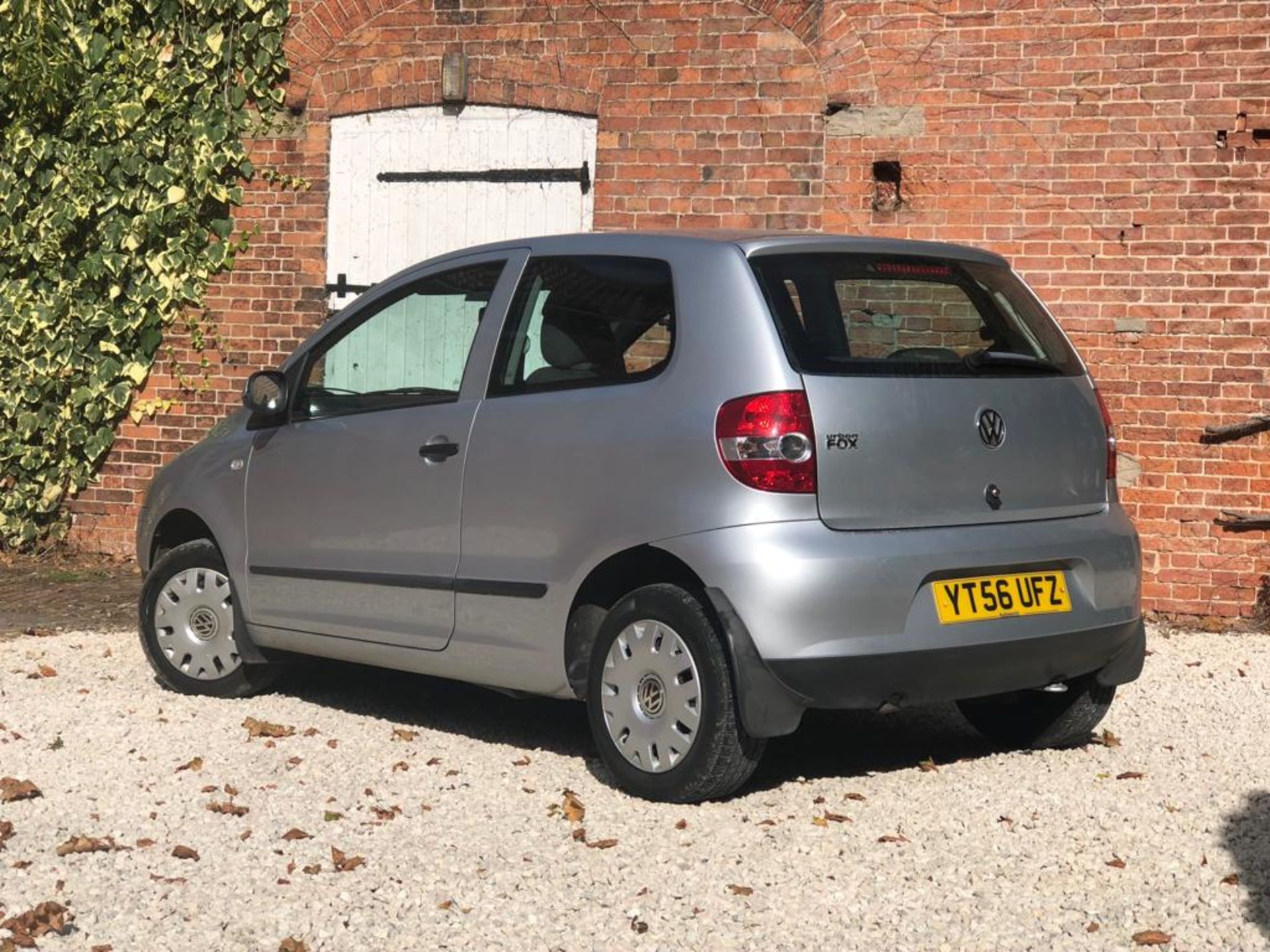 2006/56 REG VOLKSWAGEN URBAN FOX 55 SILVER PETROL 3 DOOR HATCHBACK, SHOWING 1 FORMER KEEPER *NO VAT* - Image 3 of 7