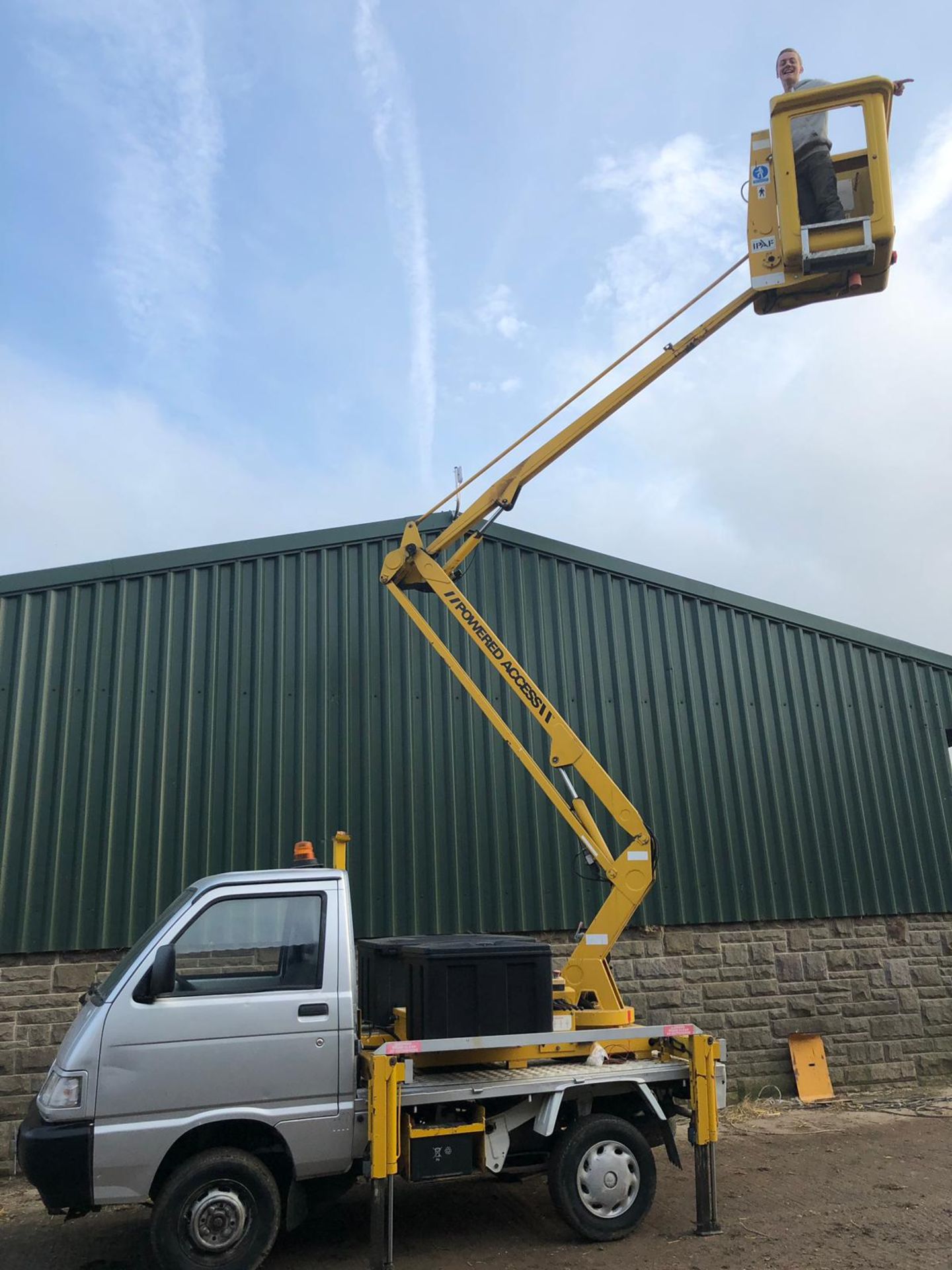 2005/55 REG PIAGGIO PORTER DIESEL WHITE CHERRY PICKER, SHOWING 1 FORMER KEEPER *PLUS VAT* - Image 7 of 15