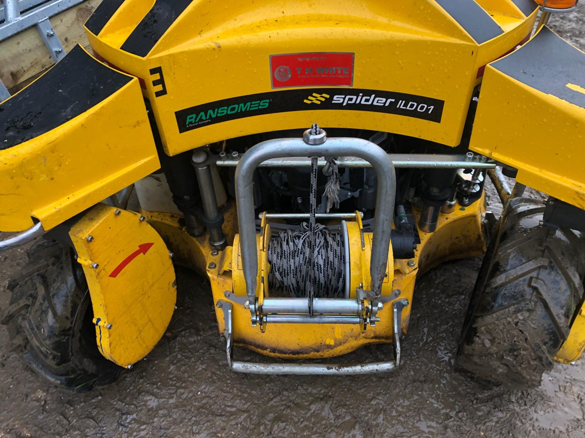 2014 SPIDER ILD01 RADIO-CONTROLLED SLOPE BANK MOWER WITH CONTROL BOX, STARTS, DRIVES, MOWS *PLUS VAT - Image 8 of 17