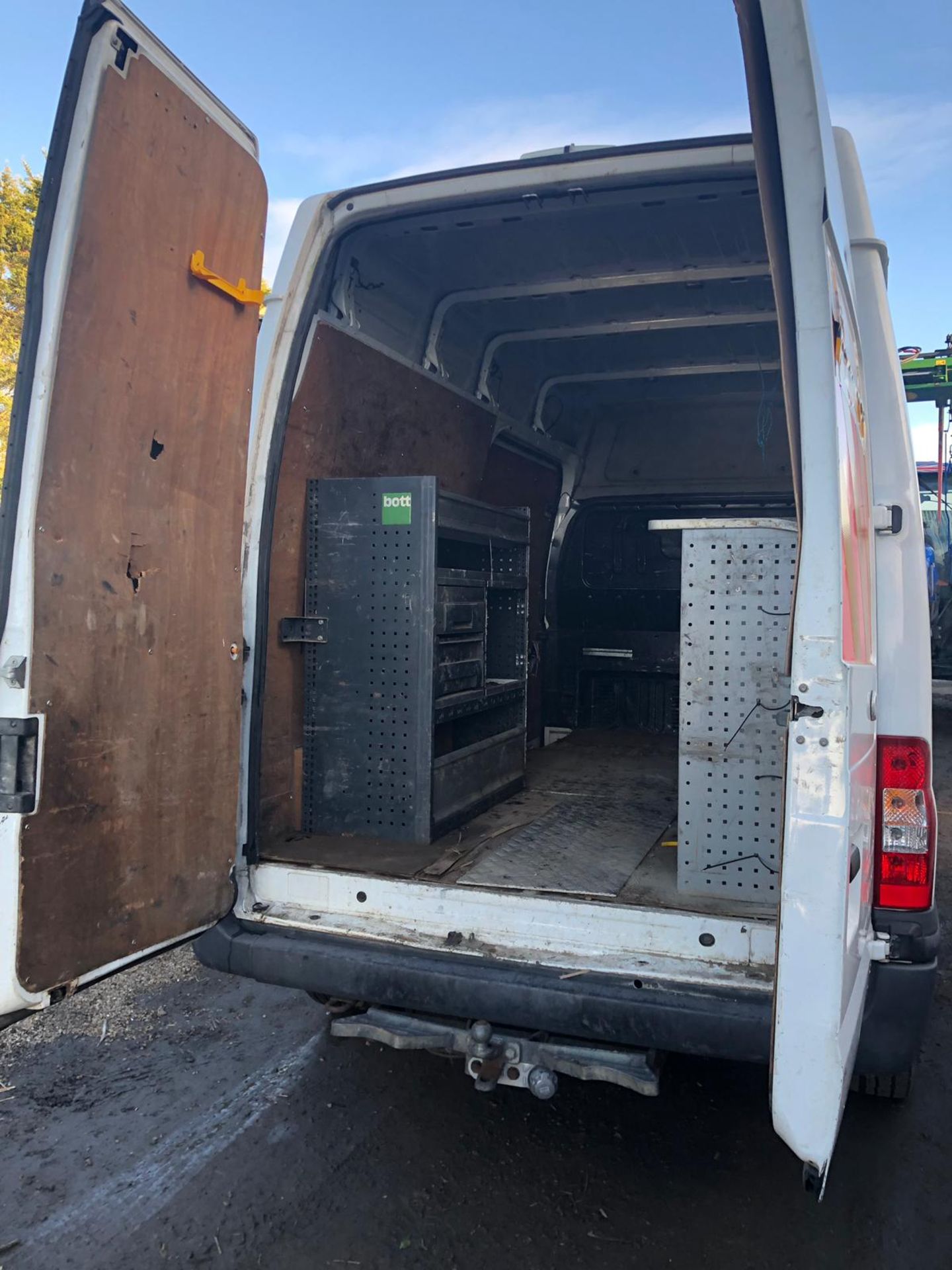 2013/13 REG FORD TRANSIT 125 T350 RWD WHITE DIESEL PANEL VAN, SHOWING 0 FORMER KEEPERS *PLUS VAT* - Image 5 of 11