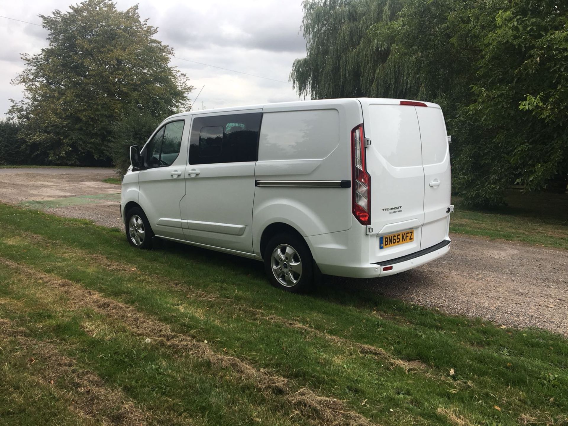 2015/65 REG FORD TRANSIT CUSTOM 270 ECO-TECH WHITE DIESEL 6 SEATER CREW VAN *NO VAT* - Image 5 of 12