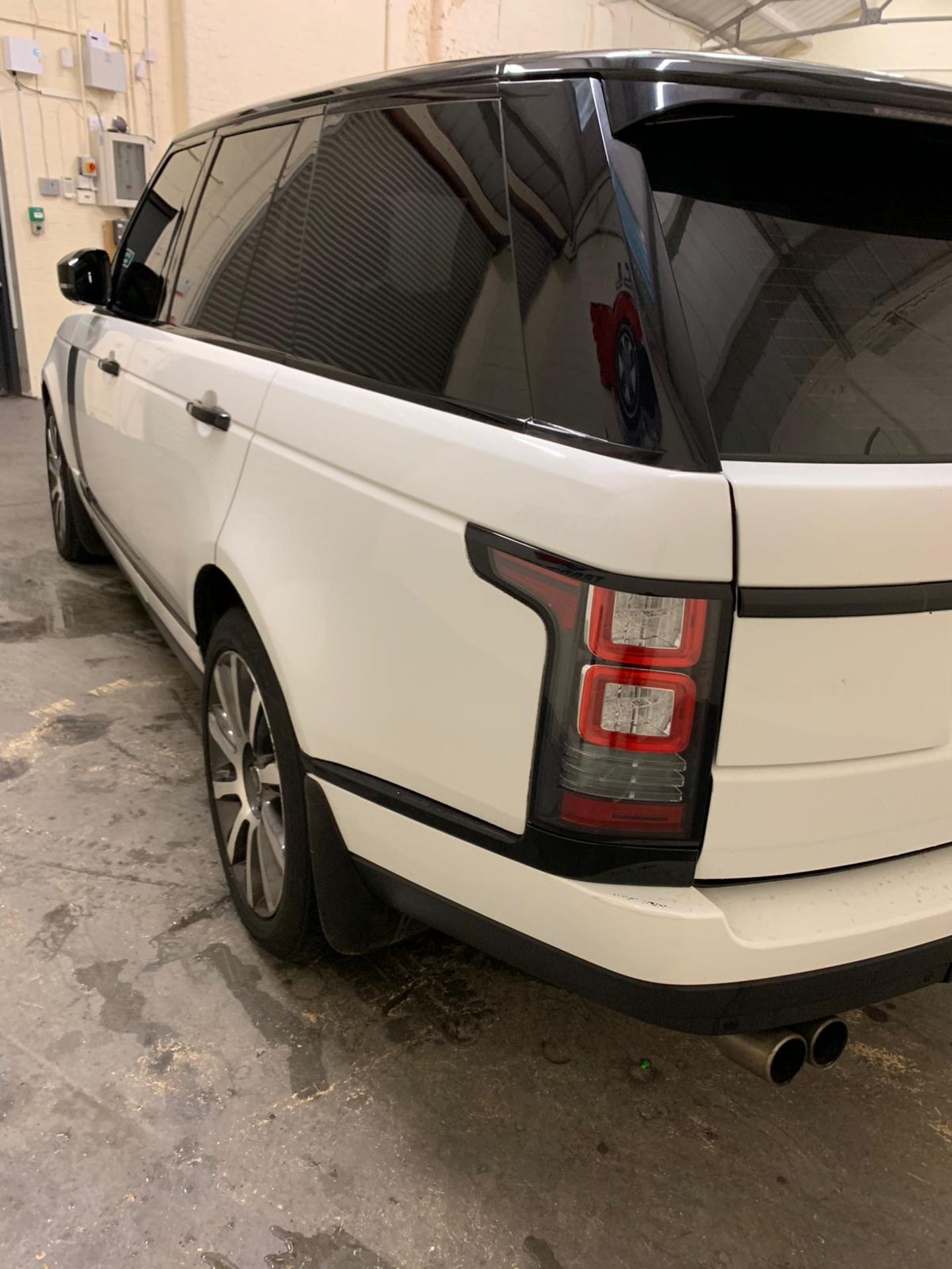2013 RANGE ROVER VOGUE 5.0 HSE, LEFT HAND DRIVE, 75,000 KM 46,602 MILES- UPGRADED SVR 4 PIPE EXHAUST - Image 4 of 23