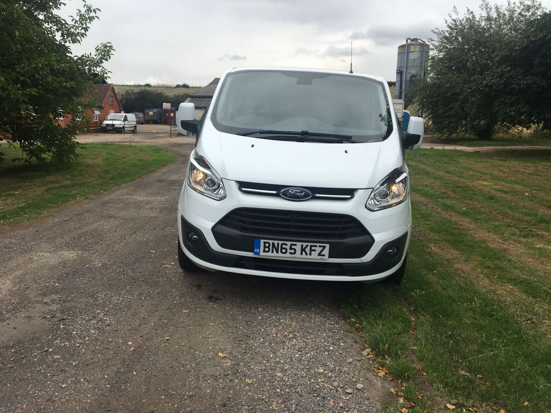 2015/65 REG FORD TRANSIT CUSTOM 270 ECO-TECH WHITE DIESEL 6 SEATER CREW VAN *NO VAT* - Image 2 of 12