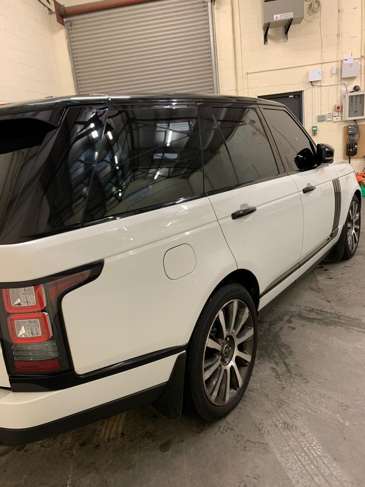 2013 RANGE ROVER VOGUE 5.0 HSE, LEFT HAND DRIVE, 75,000 KM 46,602 MILES- UPGRADED SVR 4 PIPE EXHAUST - Image 6 of 23