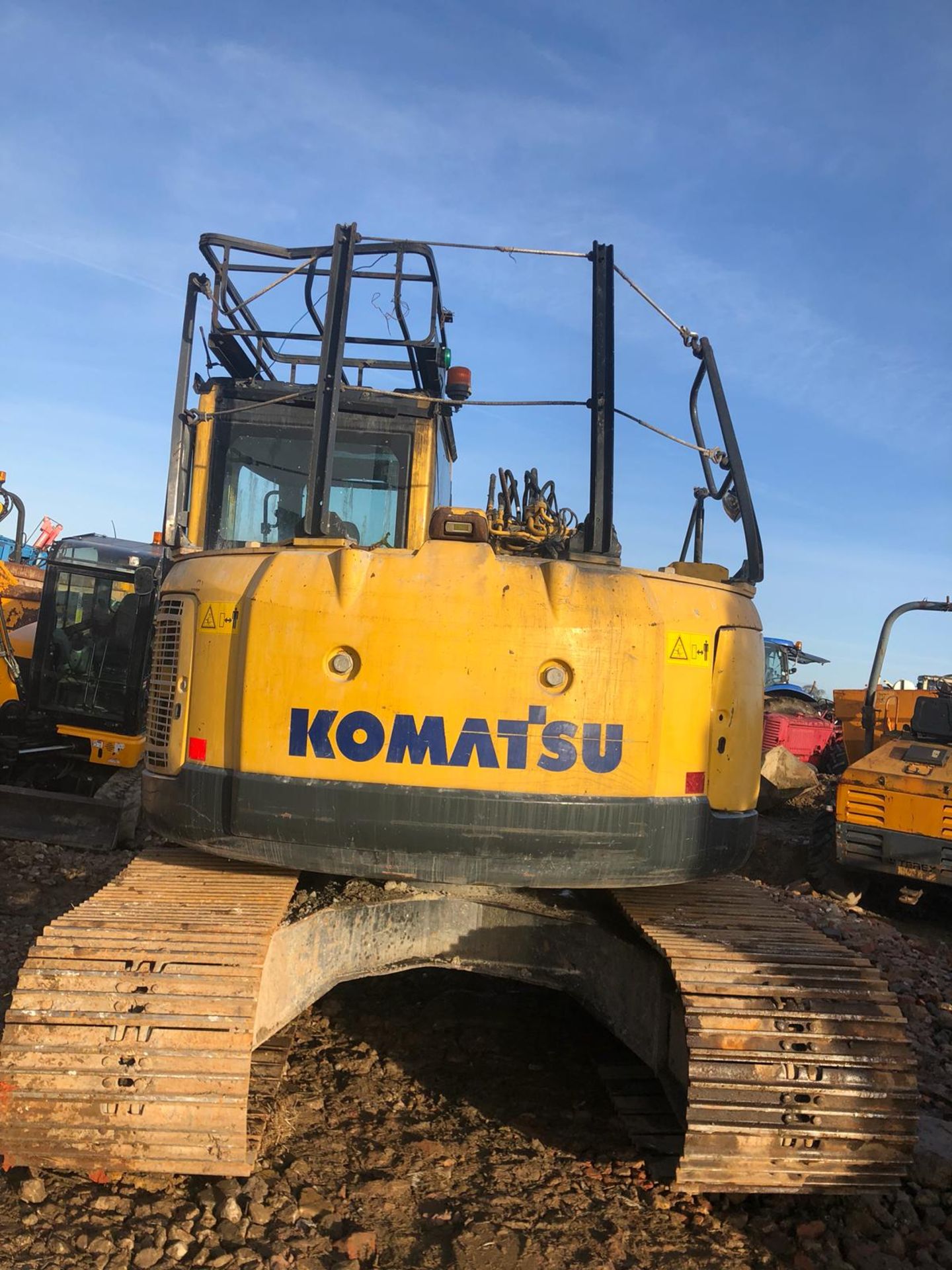 2010 KOMATSU PC138US-11 STEEL TRACKED 13 TONNE EXCAVATOR *PLUS VAT* - Image 3 of 12