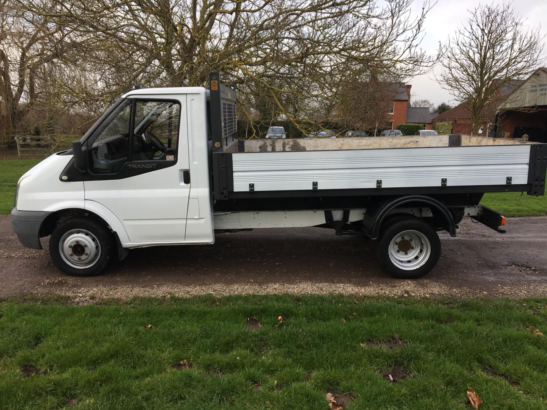 2007/57 REG FORD TRANSIT 100 T350M RWD WHITE DIESEL TIPPER, SHOWING 0 FORMER KEEPERS *NO VAT* - Image 4 of 12