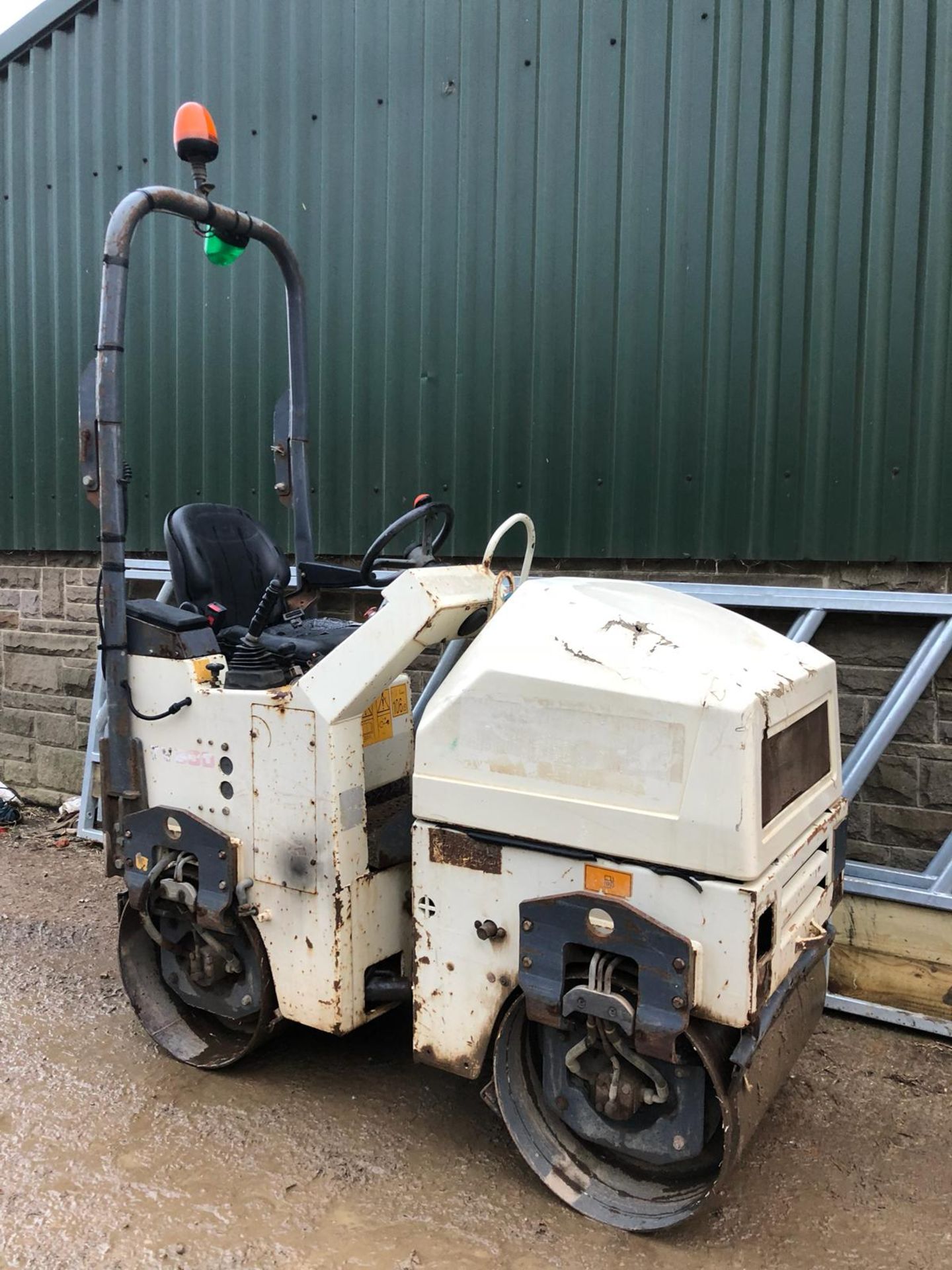 TEREX TV 800 RIDE ON ROLLER, SHOWING - 1250 HOURS (UNVERIFIED) *PLUS VAT* - Image 2 of 11