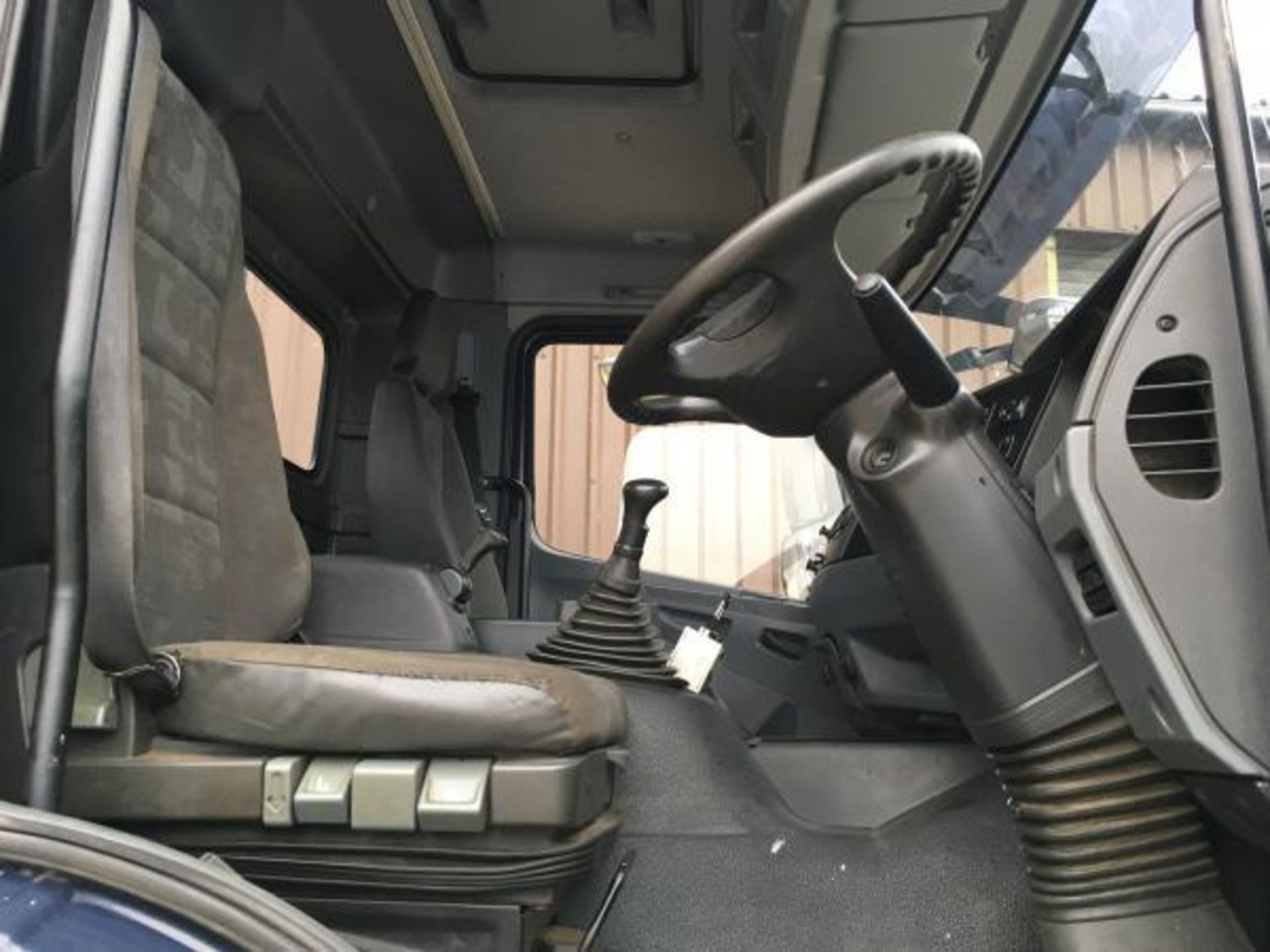 2008/58 REG MERCEDES-BENZ AXOR 2633 6X4 SKIP LOADER, MANUAL GEARBOX *PLUS VAT* - Image 9 of 13