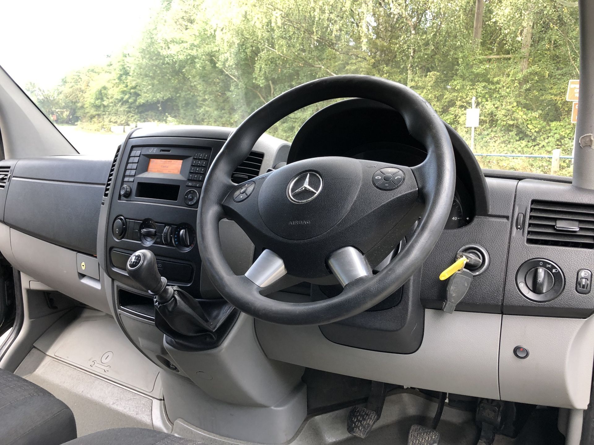 2015/64 REG MERCEDES-BENZ SPRINTER 313 CDI GREEN DIESEL LUTON VAN, SHOWING 1 FORMER KEEPER *NO VAT* - Image 14 of 18