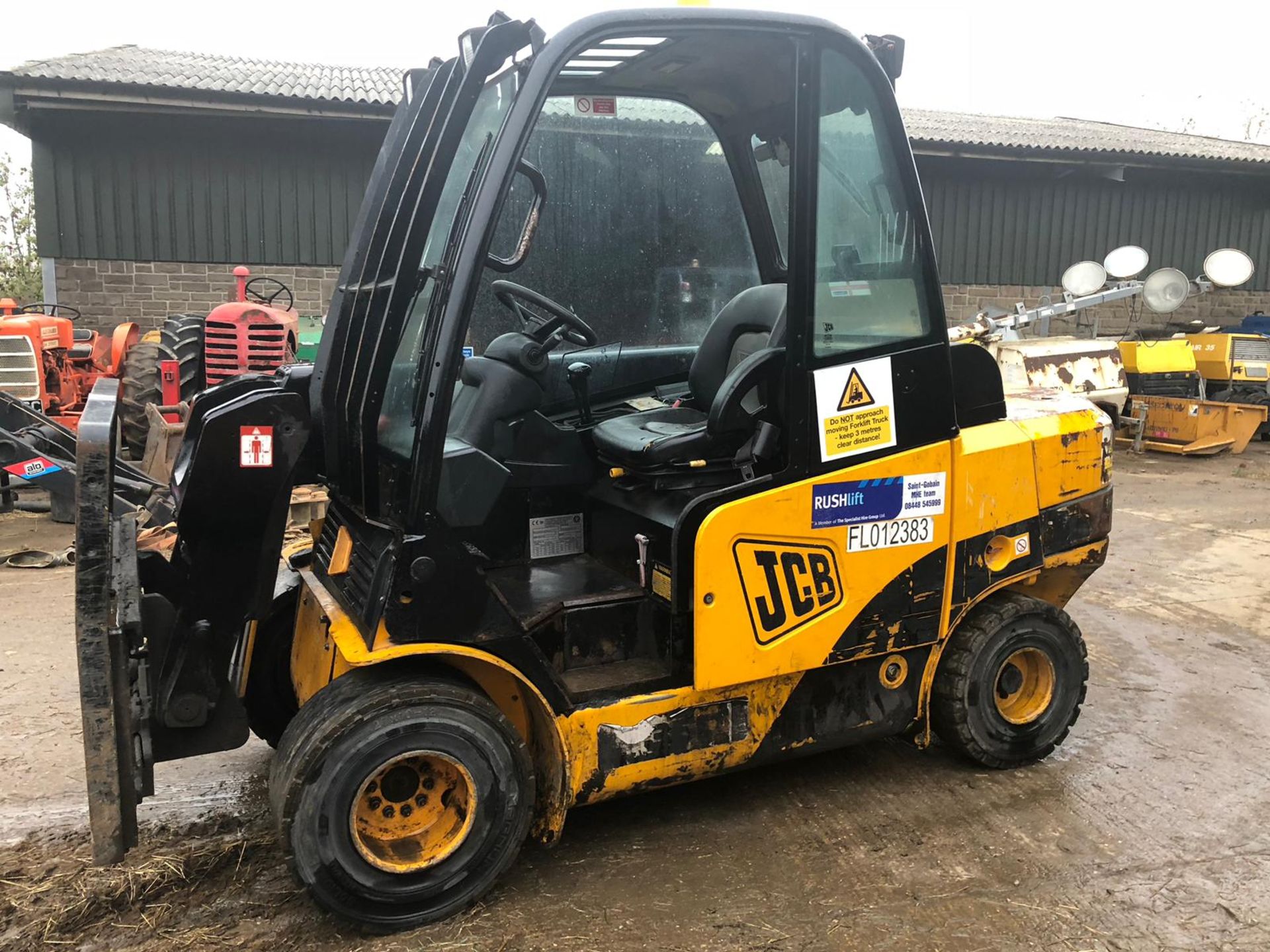 JCB 35D TELETRUK, STARTS, RUNS AND LIFTS, SHOWING 6859 HOURS (UNVERIFIED) *PLUS VAT* - Image 7 of 16