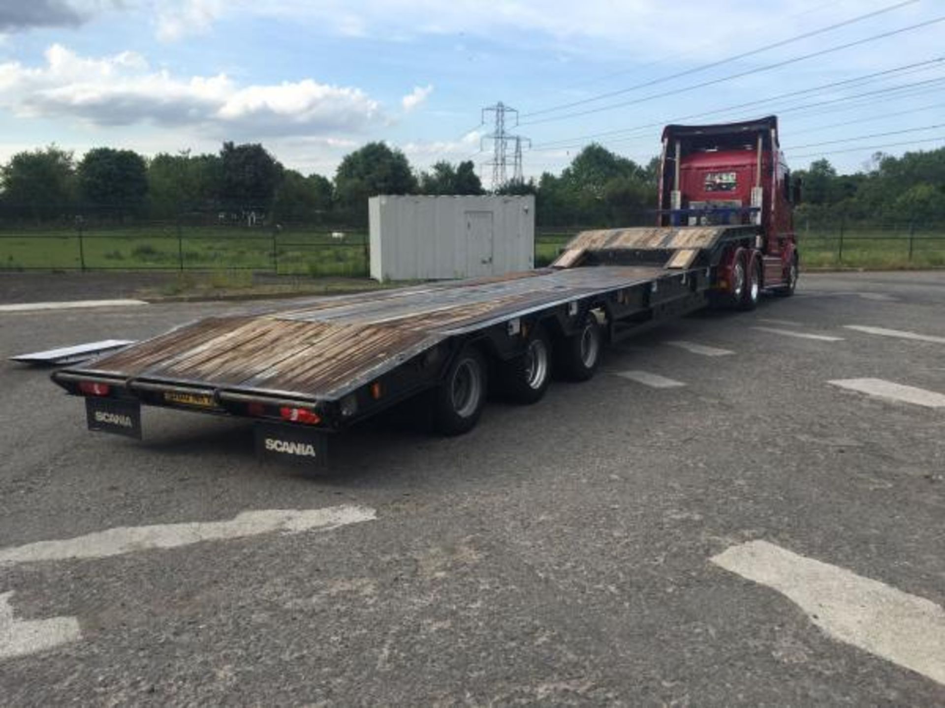 2004 CHIEFTAIN TRI AXLE LOW LOADER TRAILER, GOOD CONDITION, ALLOY RAMPS, AIR SUSPENSION *PLUS VAT* - Image 5 of 12