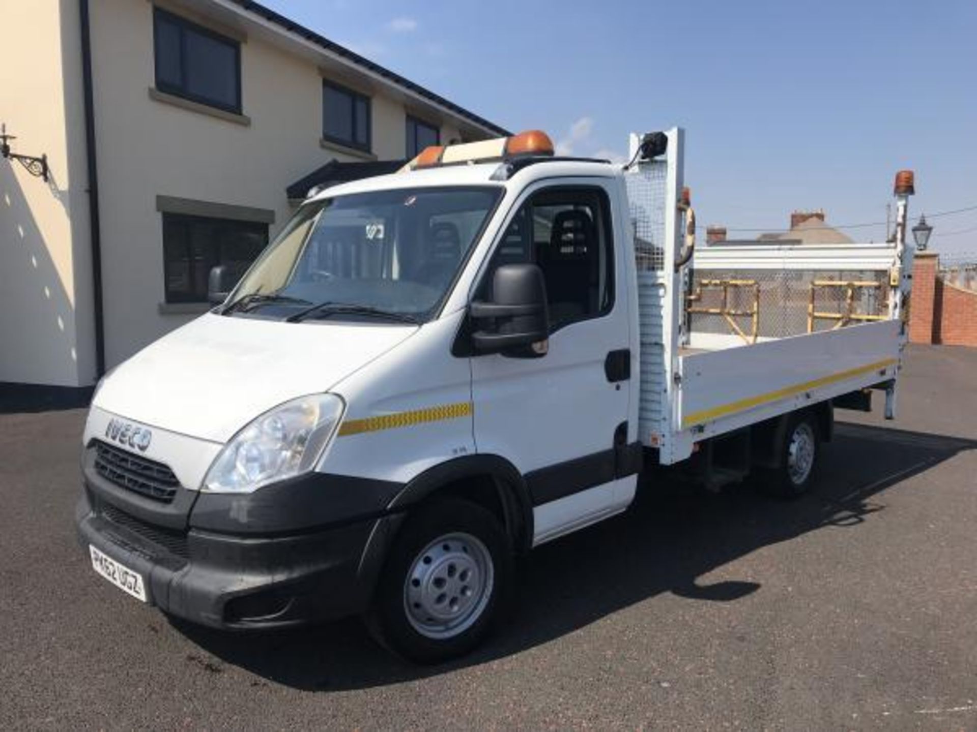 2012/62 REG IVECO DAILY 35S13 MWB ALLOY DROP SIDE TRUCK WITH TAIL LIFT, SHOWING 0 FORMER KEEPERS - Bild 2 aus 6