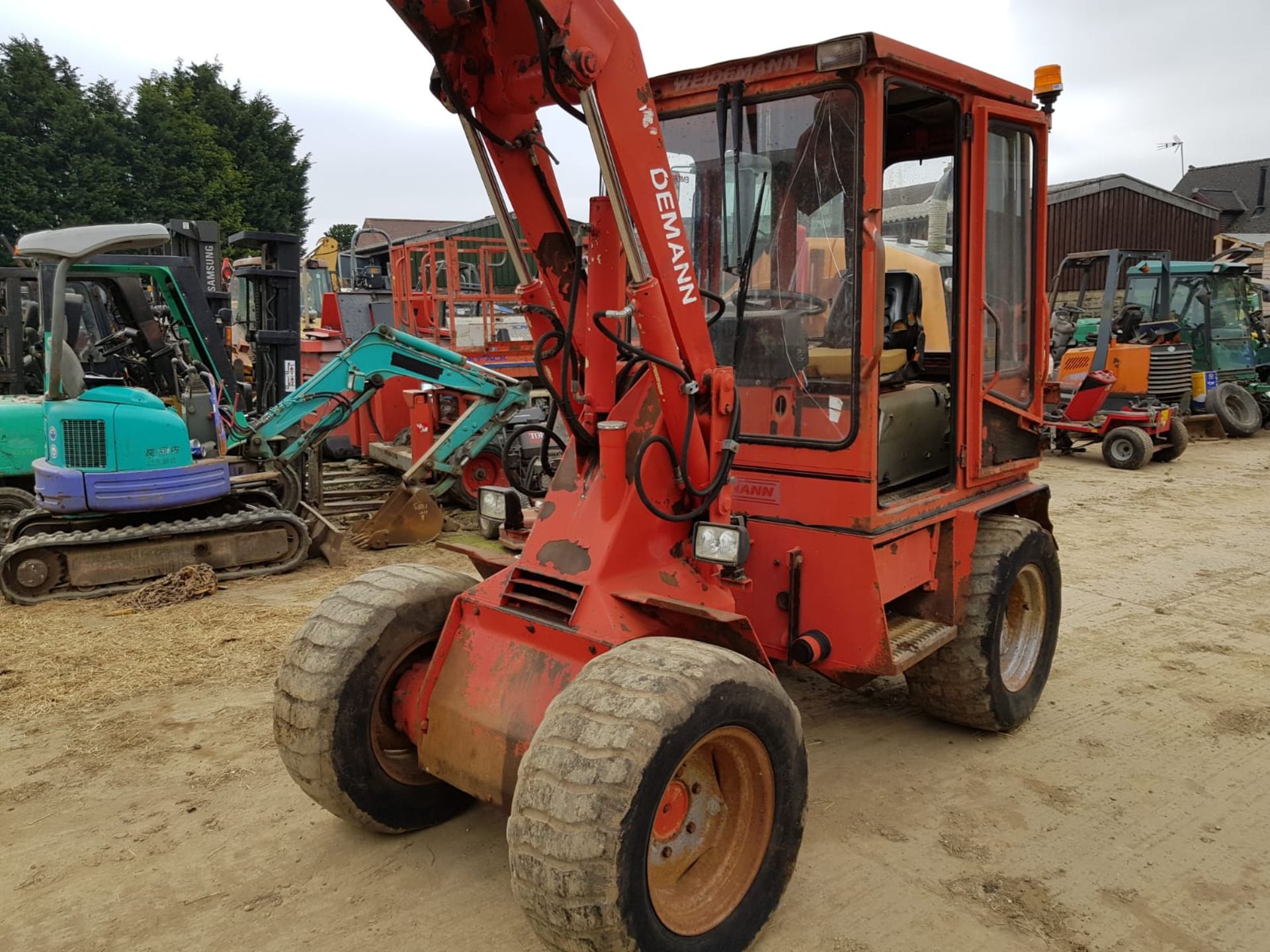 WEIDEMAN LOADING SHOVEL WEIKATRAC 2502 D/D, STARTS, DRIVES, LIFTS & TIPS *PLUS VAT* - Image 5 of 9