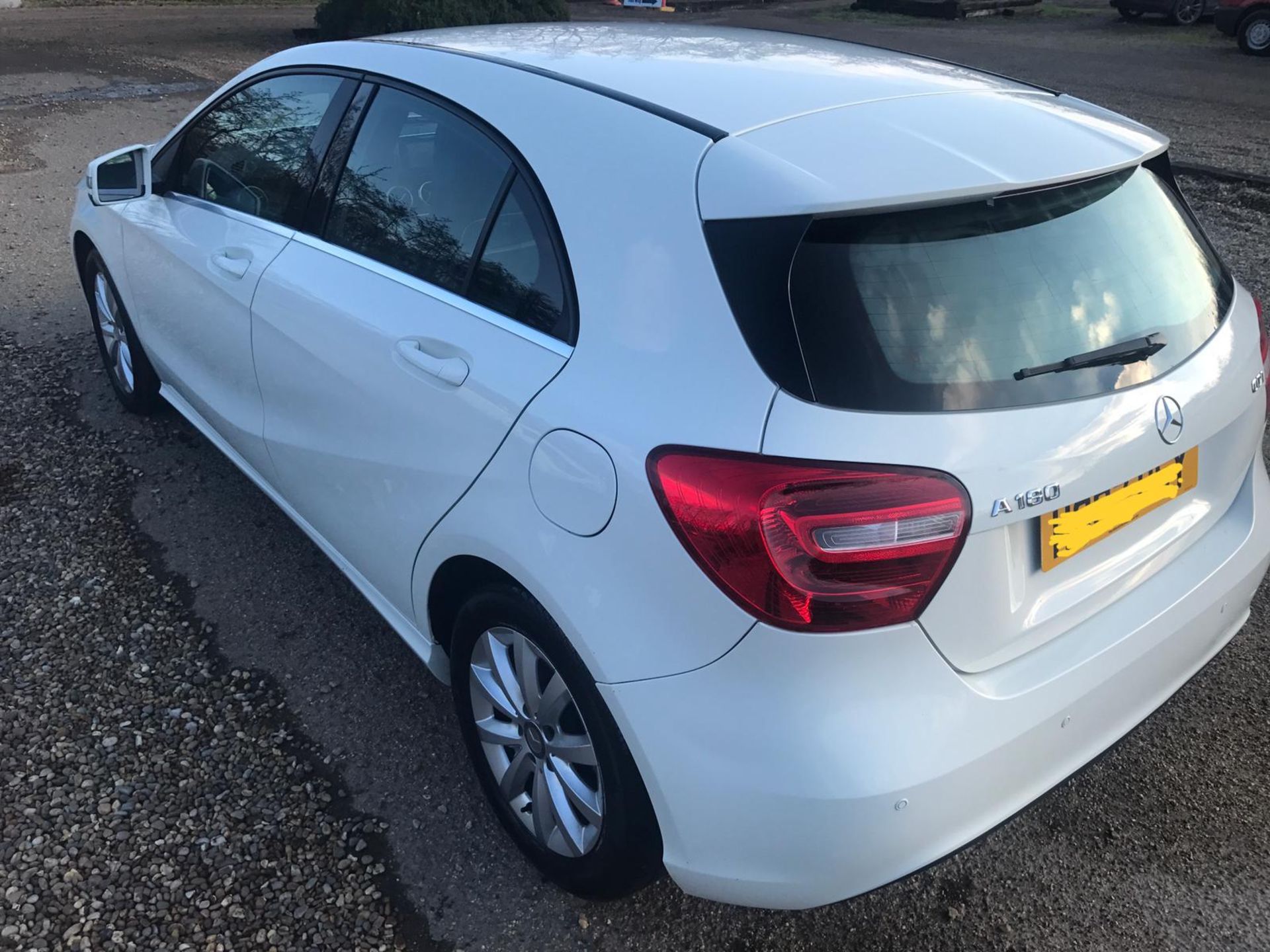 2014 MERCEDES-BENZ A180 BLUE EFFICIENCY SE CD WHITE DIESEL 5 DOOR, SHOWING 2 FORMER KEEPERS *NO VAT* - Image 4 of 8