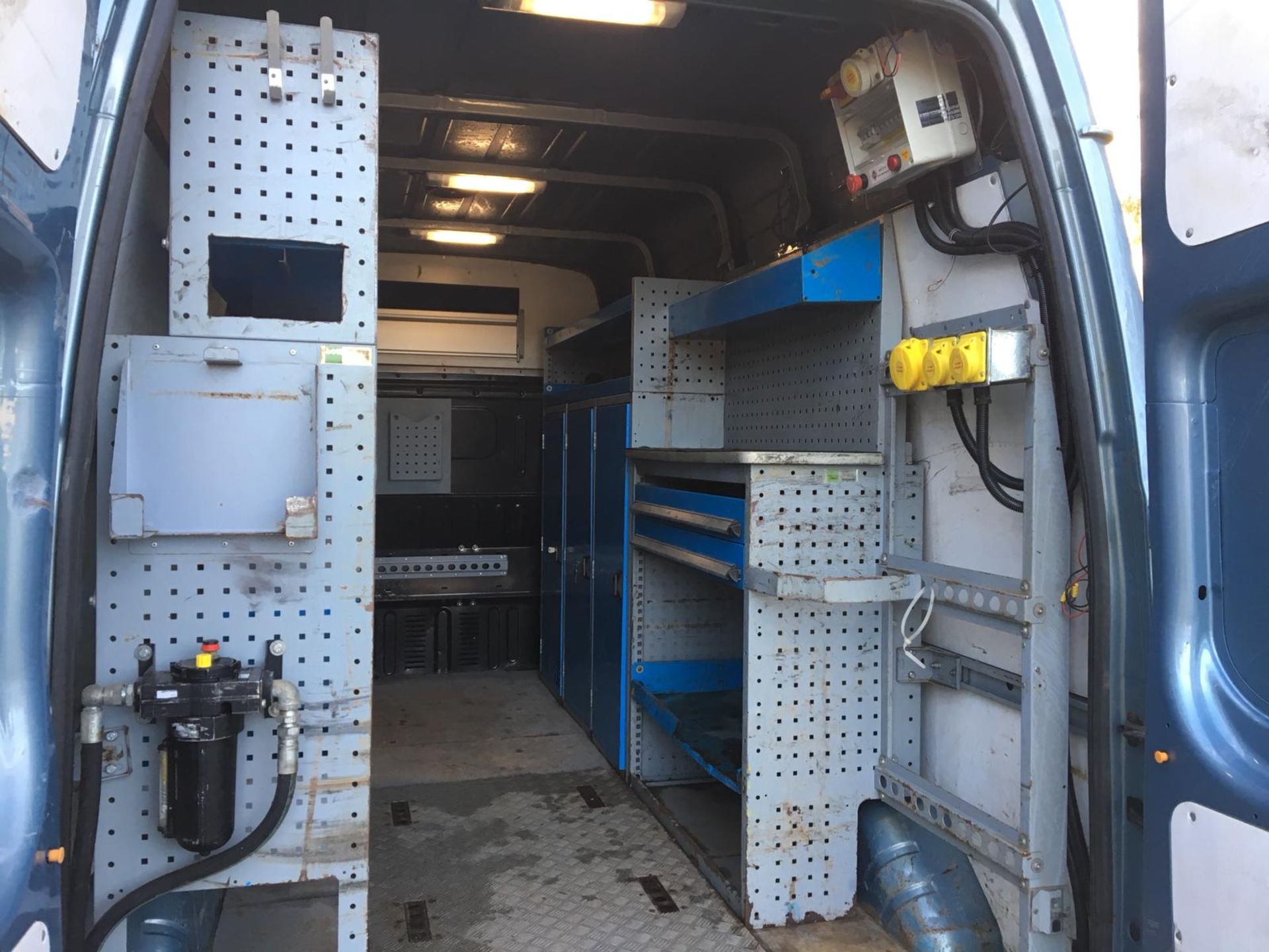 2010/60 REG FORD TRANSIT 115 T350L RWD BLUE DIESEL PANEL VAN, COMPRESSOR AND ELECTRICS *NO VAT* - Image 11 of 17