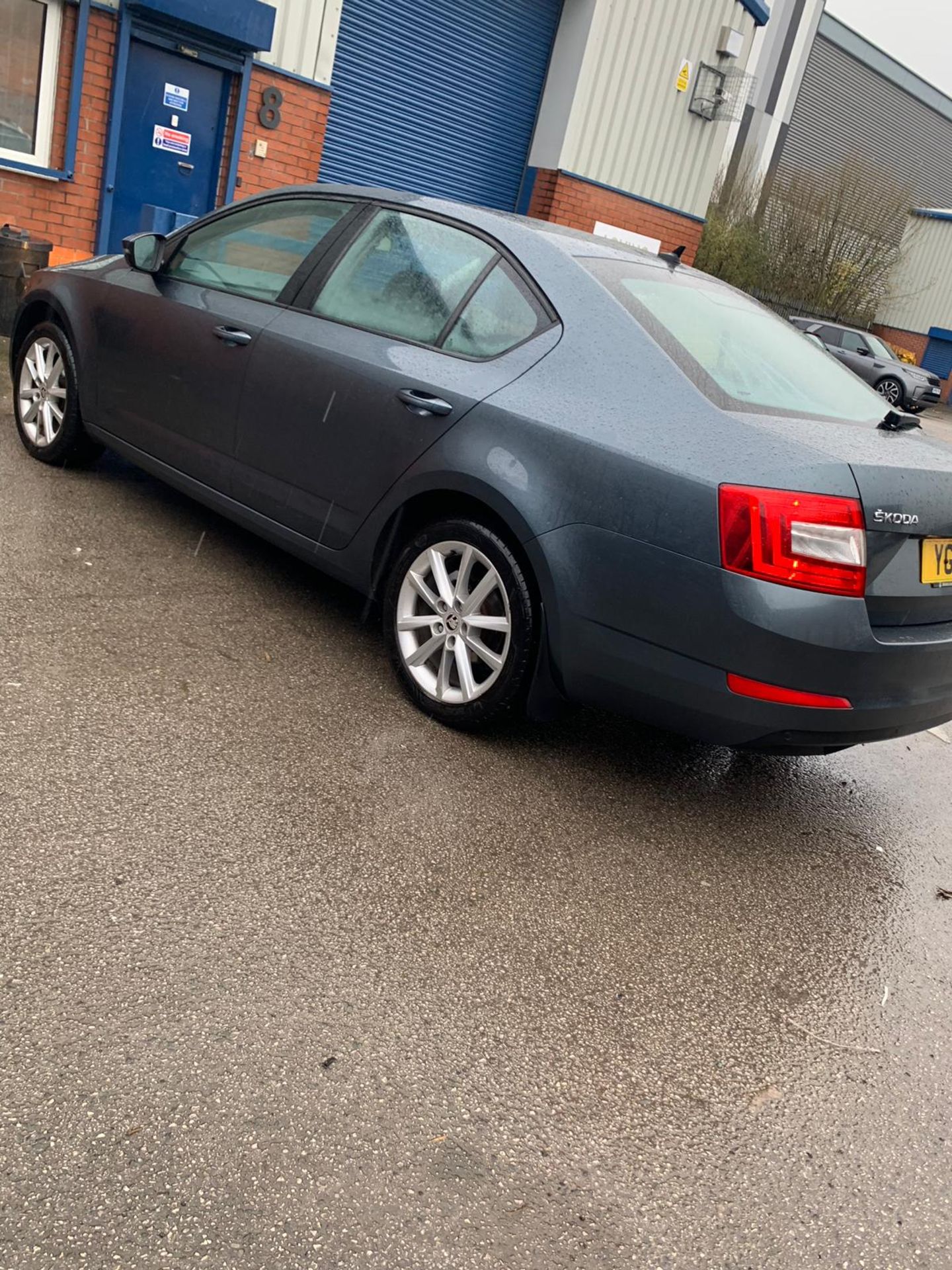 2015/15 REG SKODA OCTAVIA ELEGANCE TDI CR S 1.6 DIESEL 5 DOOR HATCHBACK, SHOWING 0 FORMER KEEPERS - Image 4 of 10