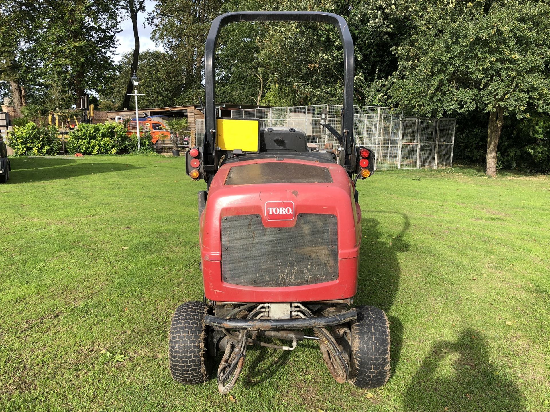 2010 HAYTER CT2140 TORO 3 GANG DIESEL RIDE ON LAWN MOWER *PLUS VAT* - Image 5 of 18