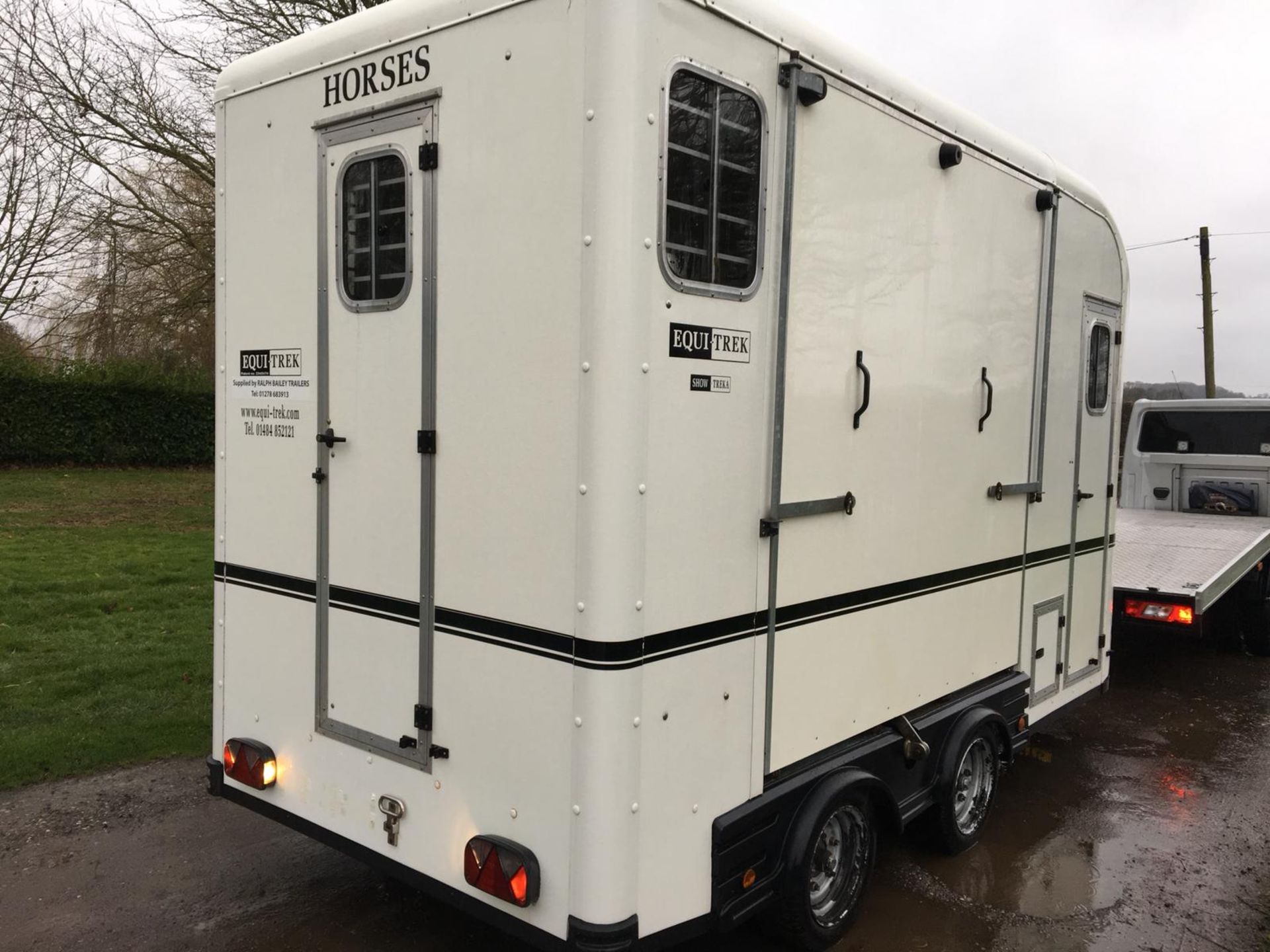 2011 SHOW TREKA M TWIN AXLE 2.6T HORSE BOX TRAILER WITH BUNK BEDS IN THE FRONT *NO VAT* - Image 8 of 15