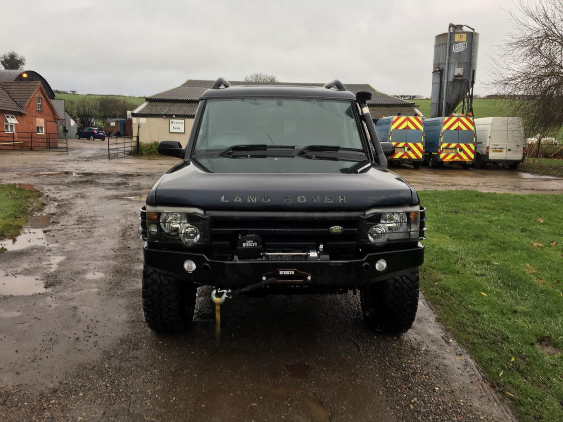2004/04 REG LAND ROVER DISCOVERY ES PREMIUM TD5 AUTOMATIC, WITH FRONT WINCH *NO VAT* - Image 2 of 17