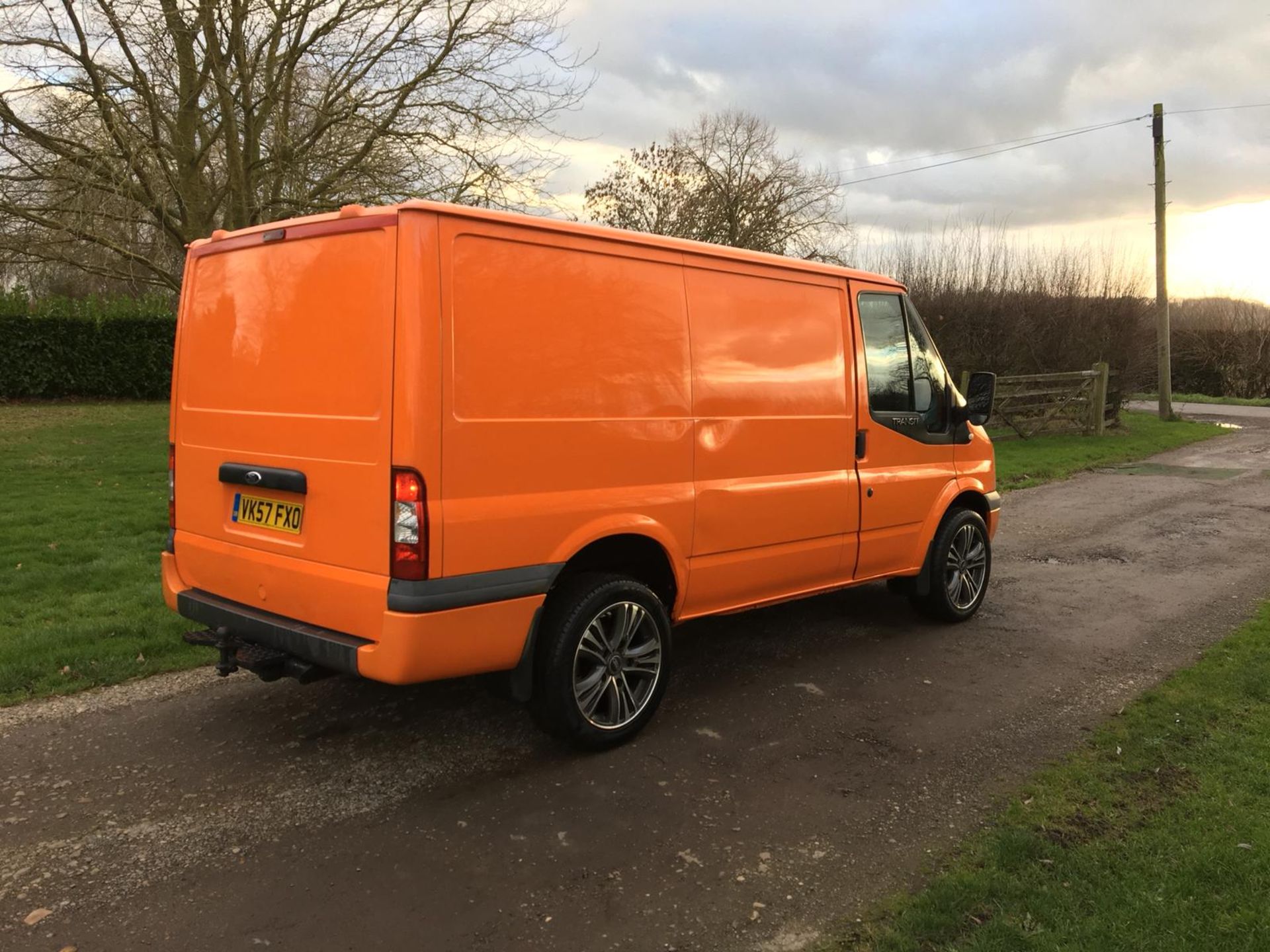 2007/57 REG FORD TRANSIT 100 T330S RWD ORANGE DIESEL PANEL VAN, SHOWING 3 FORMER KEEPERS *NO VAT* - Image 7 of 14