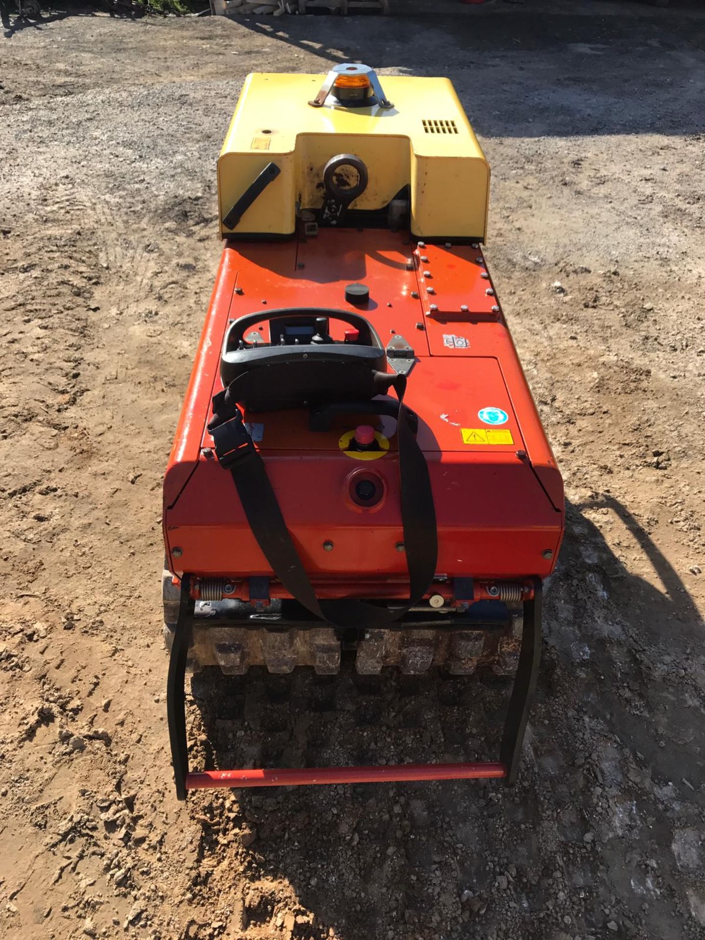 2011 DYNAPACK REMOTE CONTROL TRENCH ROLLER, C/W CONTROL & 2 BATTERY'S, MODEL IP8508 *PLUS VAT* - Image 3 of 13