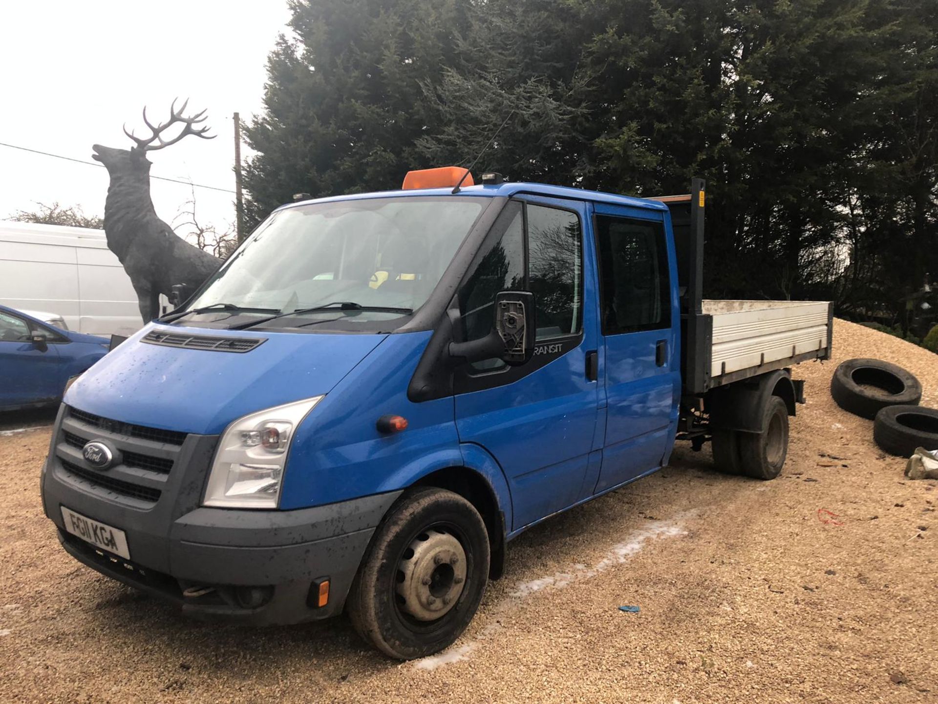 2011/11 REG FORD TRANSIT 115 T350L DOUBLE CAB RWD BLUE DIESEL TIPPER, SHOWING 0 FORMER KEEPERS - Image 2 of 12