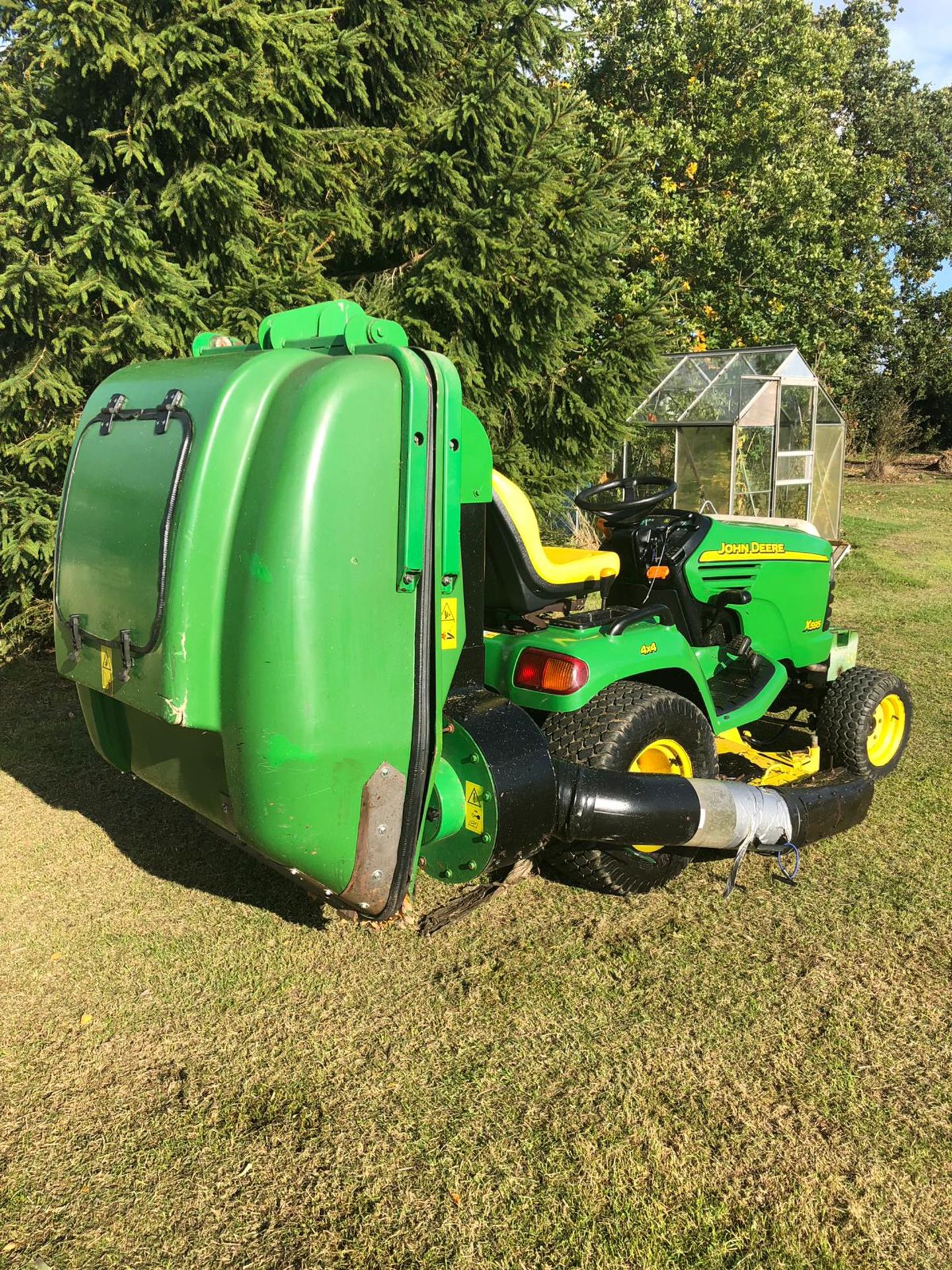 JOHN DEERE X595 RIDE ON DIESEL LAWN MOWER, IN WORKING ORDER *PLUS VAT* - Image 12 of 20