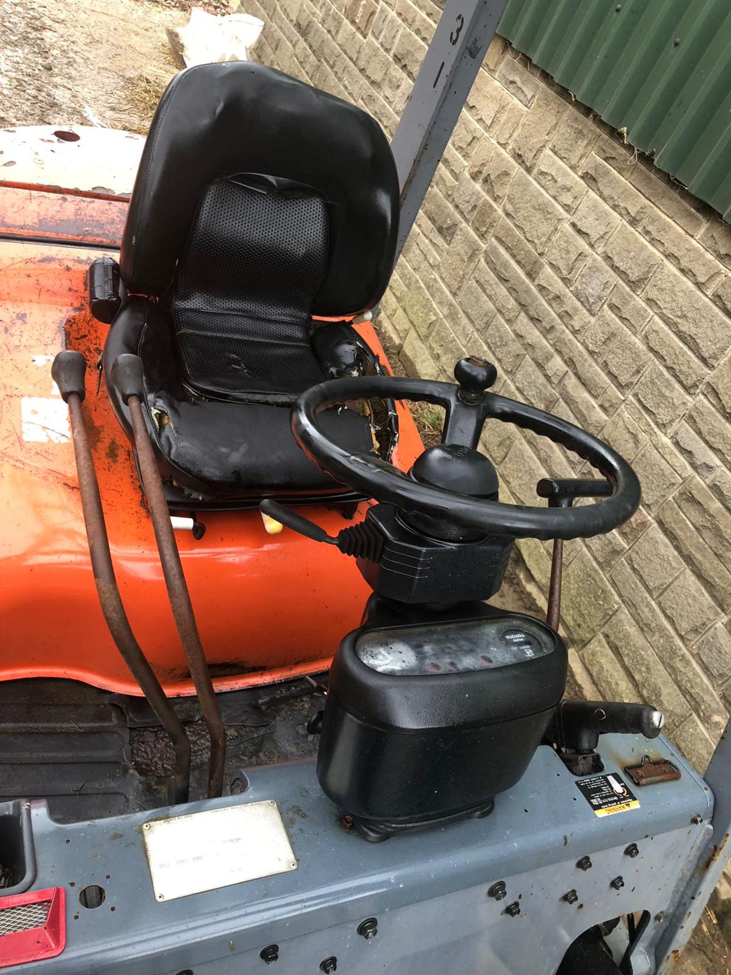 TOYOTA 20 FORKLIFT - *PLUS VAT* - Image 13 of 17