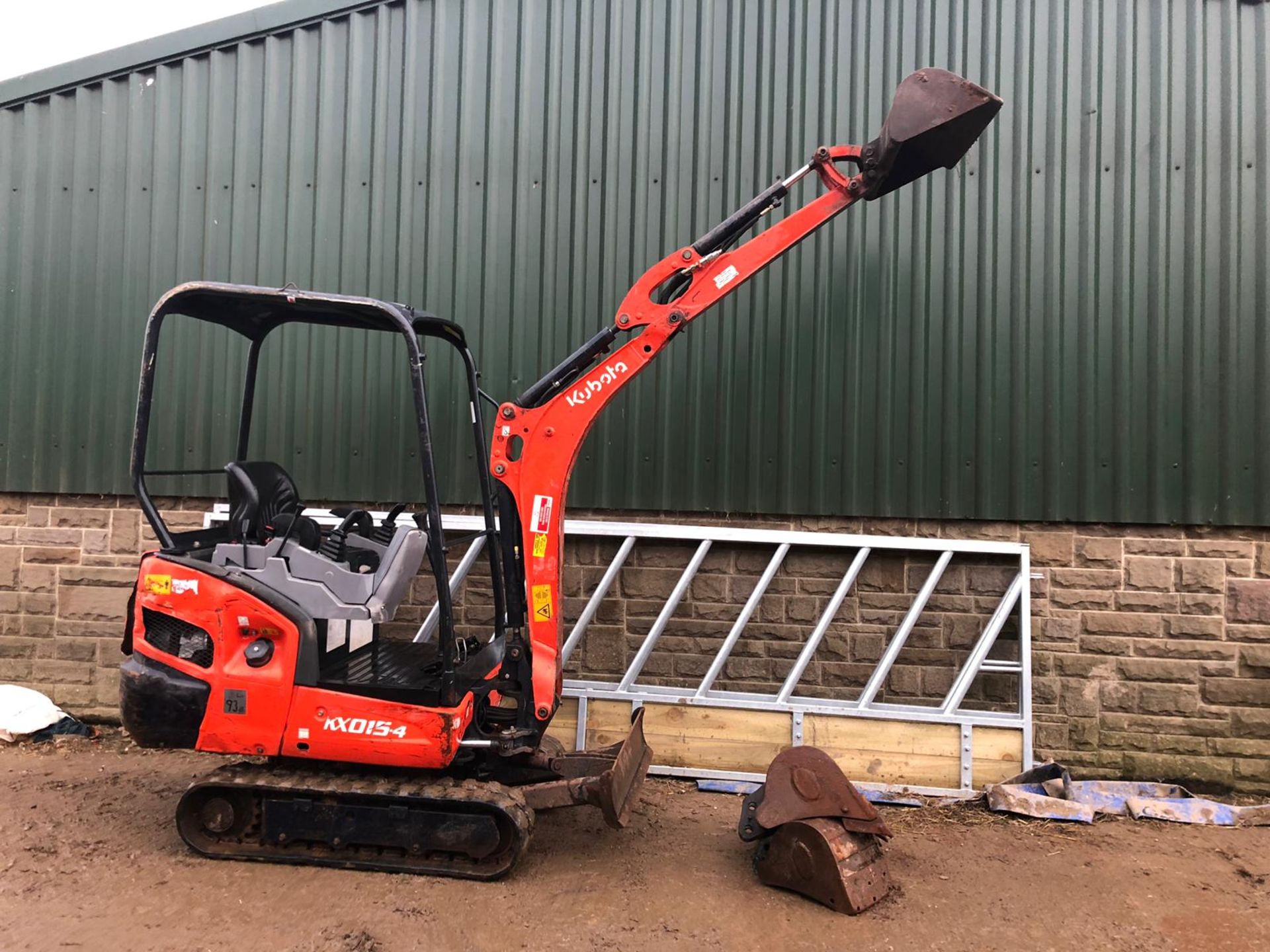 2015 KUBOTA KX015-4 TRACKED DIESEL MINI DIGGER WITH X3 BUCKETS *PLUS VAT* - Image 4 of 16