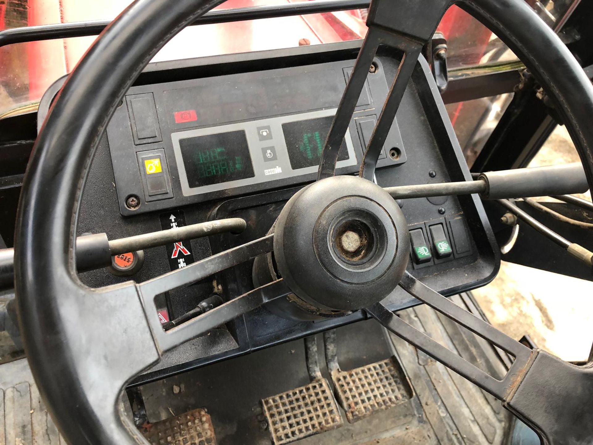 1996/P REG CASE IH 4230 DIESEL TRACTOR WITH CHILLTON MX 40-70 SPIKED LOADER *PLUS VAT* - Image 17 of 23